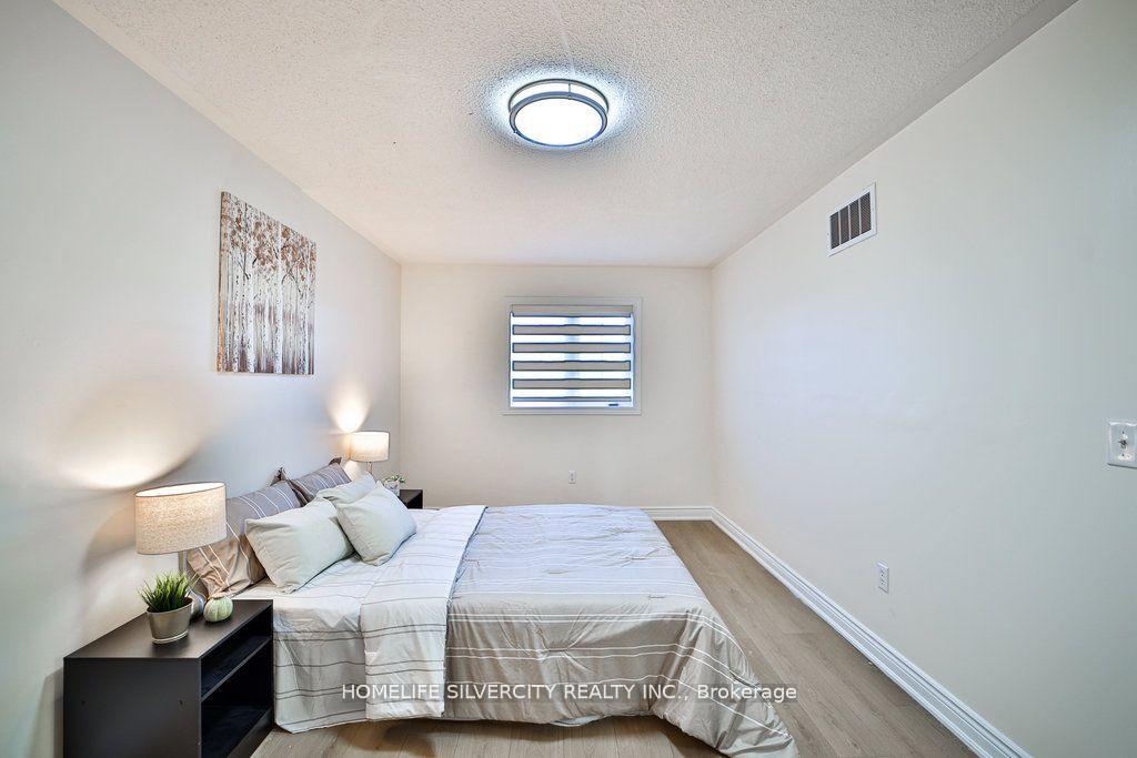 Photo 29 of 55 Samantha Crescent, Brampton, Sandringham-Wellington — HOMEH