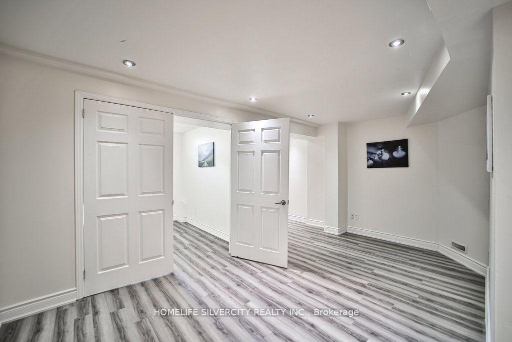 Photo 23 of 55 Samantha Crescent, Brampton, Sandringham-Wellington — HOMEH