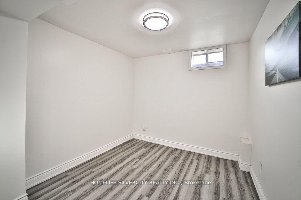 Photo 31 of 55 Samantha Crescent, Brampton, Sandringham-Wellington — HOMEH