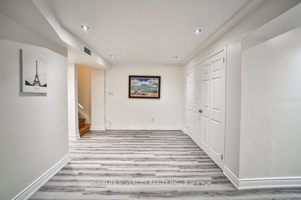 Photo 28 of 55 Samantha Crescent, Brampton, Sandringham-Wellington — HOMEH