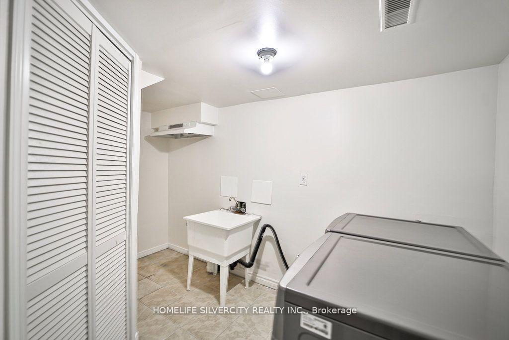 Photo 35 of 55 Samantha Crescent, Brampton, Sandringham-Wellington — HOMEH