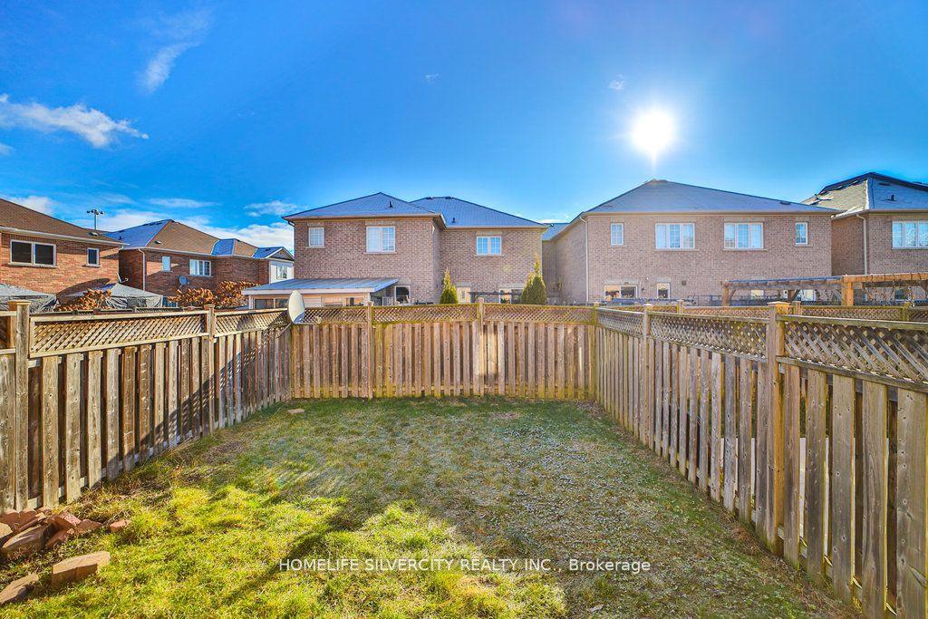 Photo 40 of 55 Samantha Crescent, Brampton, Sandringham-Wellington — HOMEH