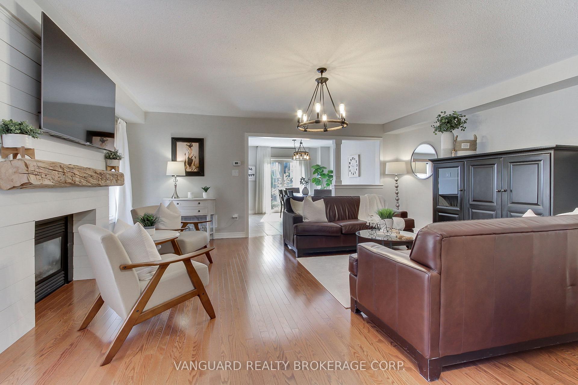 Photo 6 of 15 Treasure Hill Road, Vaughan, Maple — HOMEH