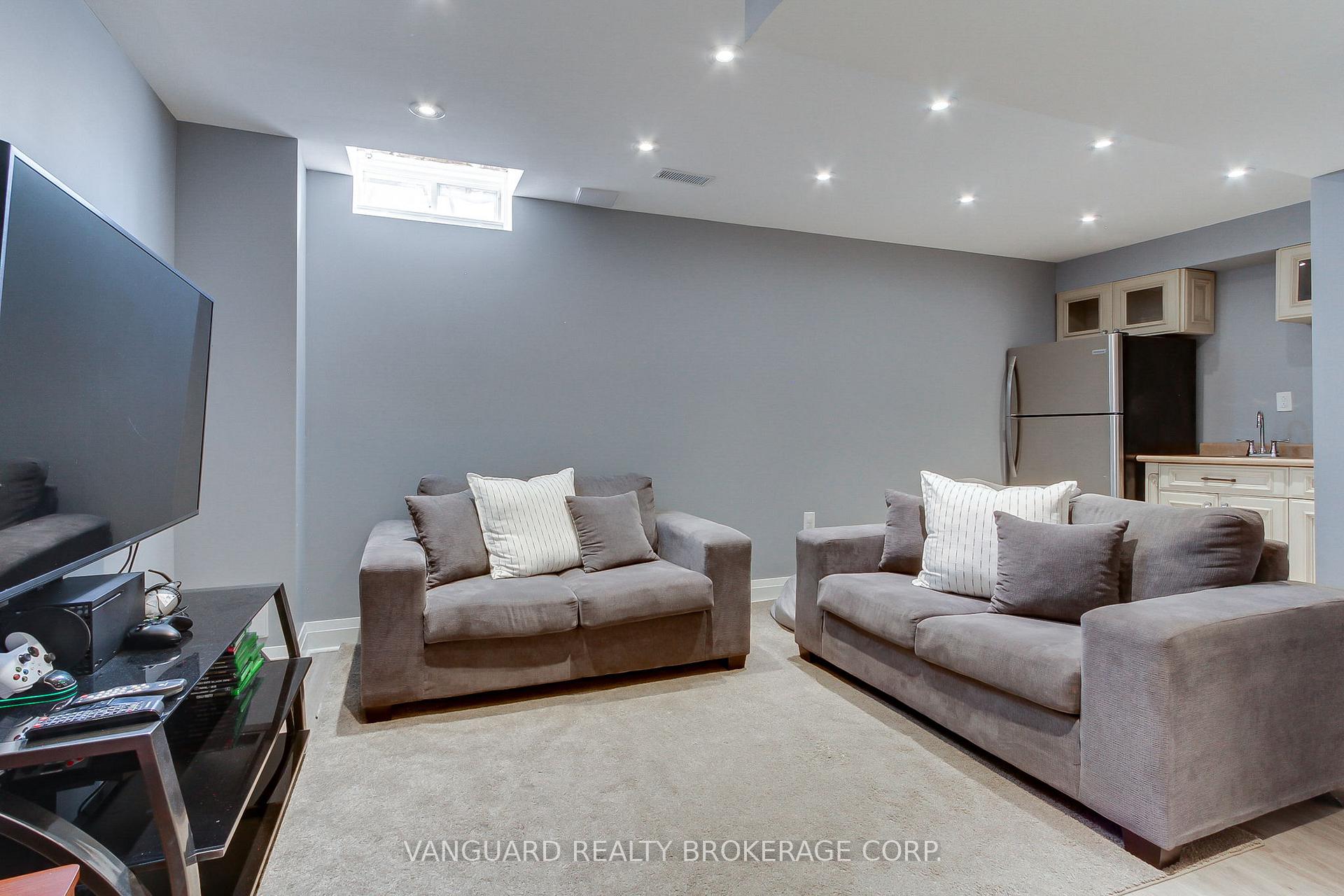 Photo 21 of 15 Treasure Hill Road, Vaughan, Maple — HOMEH