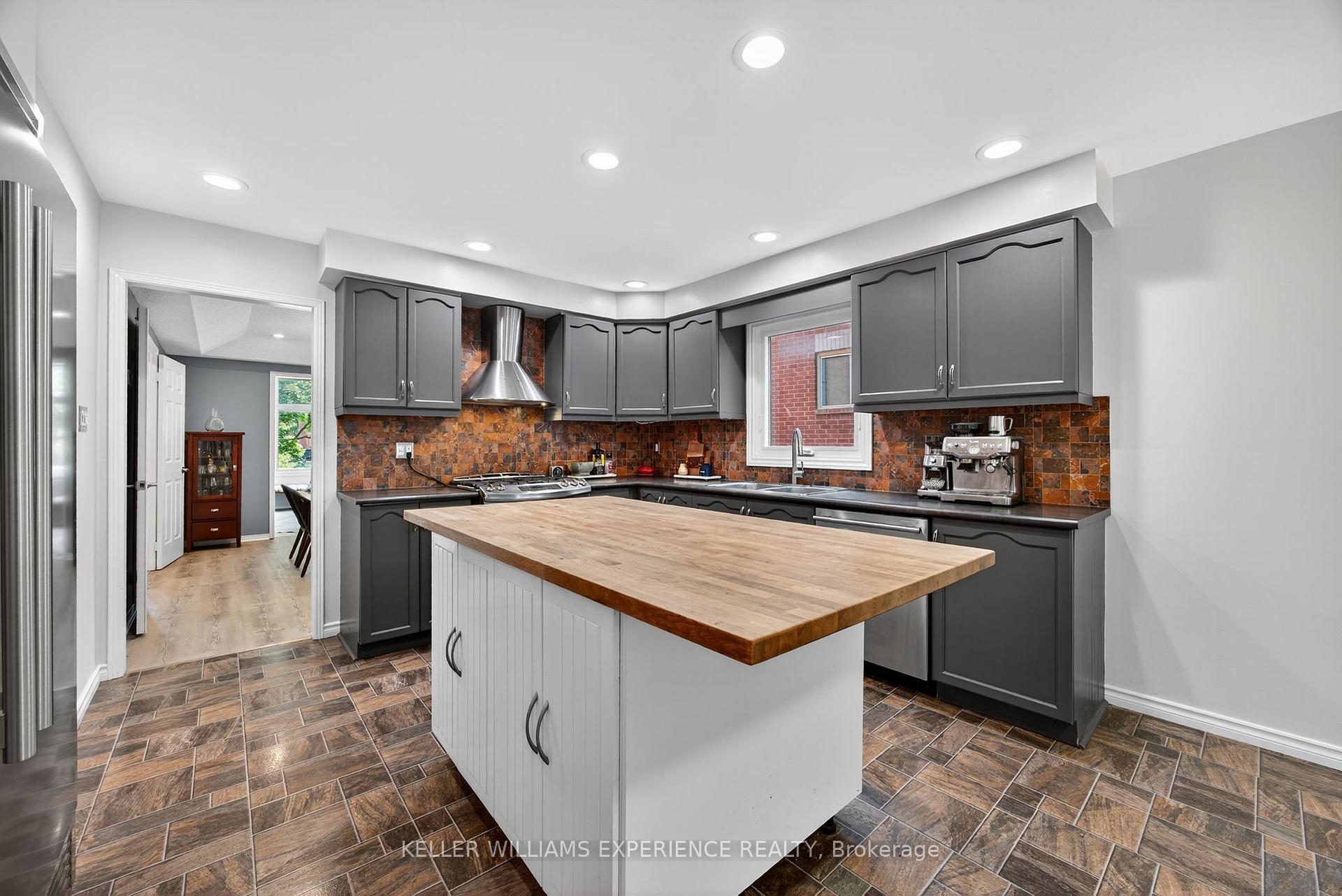 Photo 10 of 20 Peck Street, Barrie, Painswick North — HOMEH