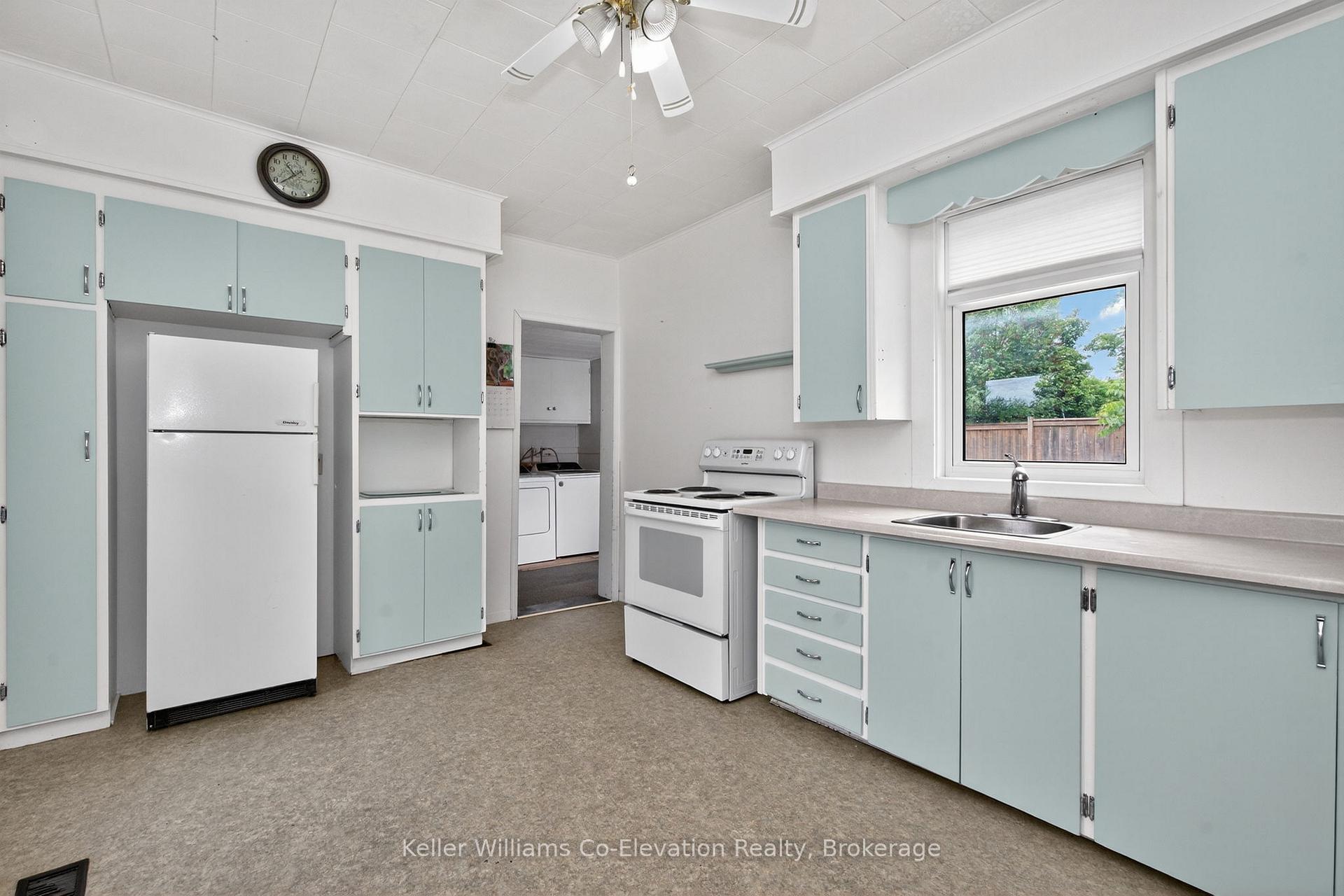 Photo 8 of 55 Fifth Street, Midland — HOMEH