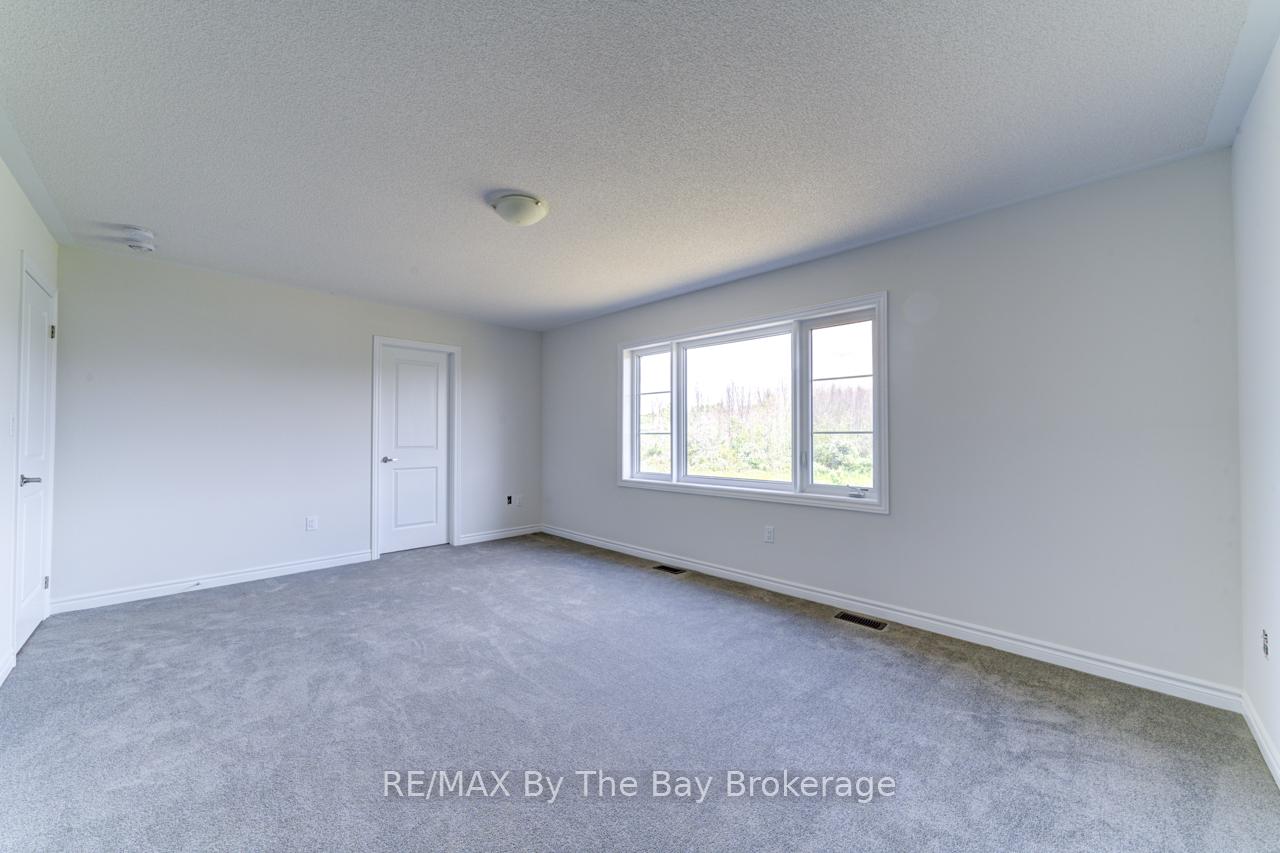 Photo 35 of 18 Rosanne Circle, Wasaga Beach — HOMEH