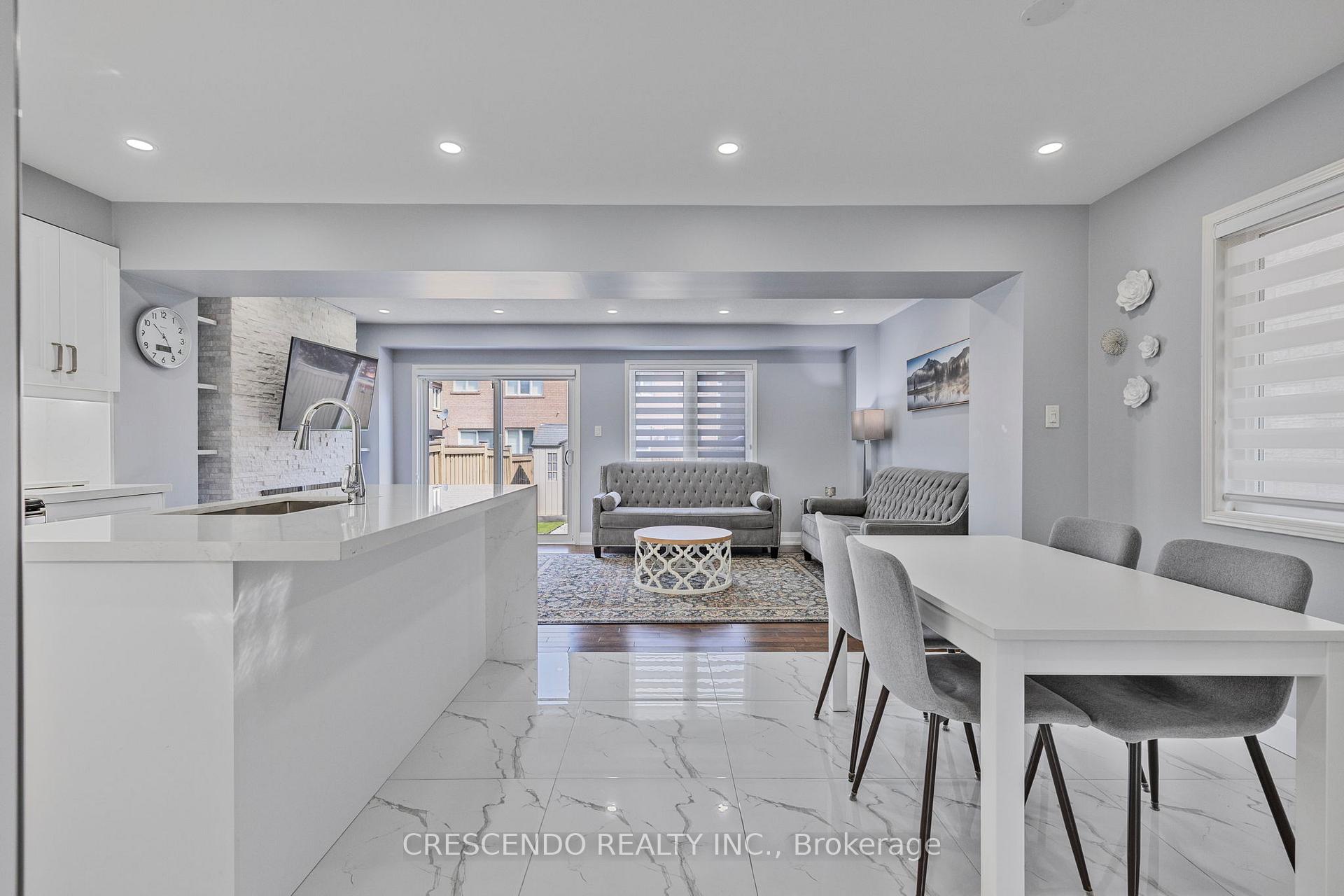 Photo 2 of 42 Napoleon Crescent, Brampton, Bram East — HOMEH