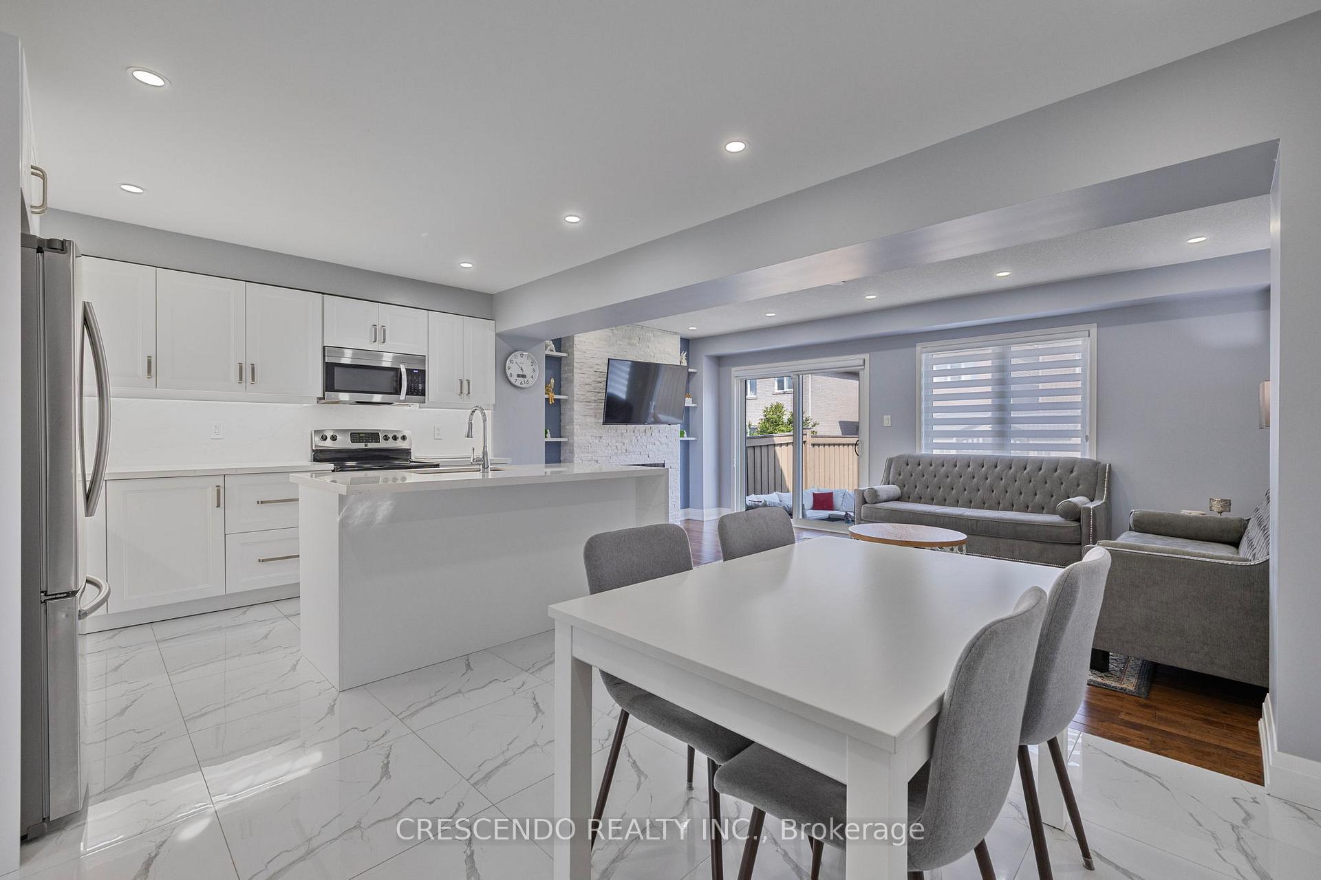 Photo 10 of 42 Napoleon Crescent, Brampton, Bram East — HOMEH