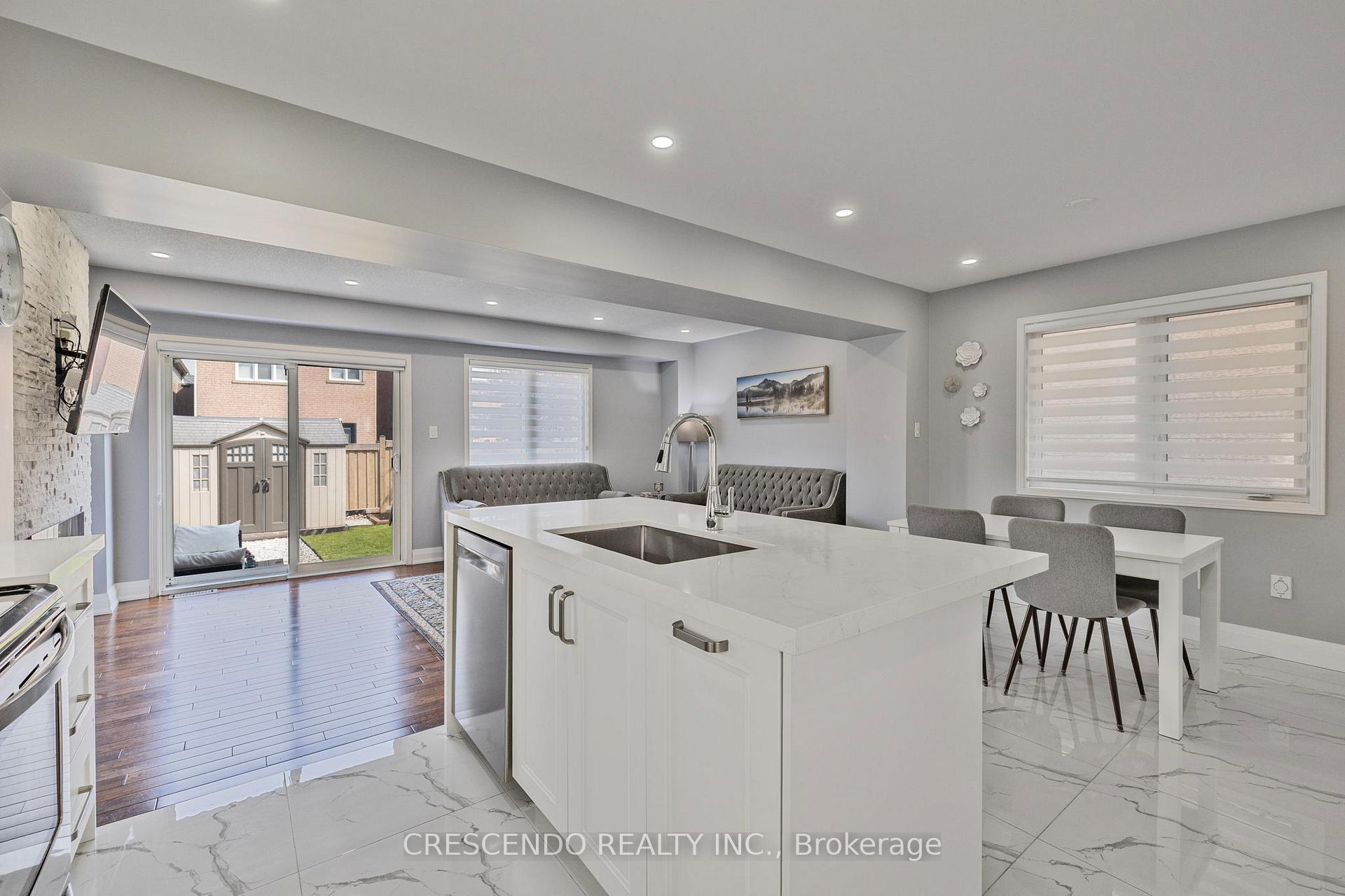 Photo 7 of 42 Napoleon Crescent, Brampton, Bram East — HOMEH