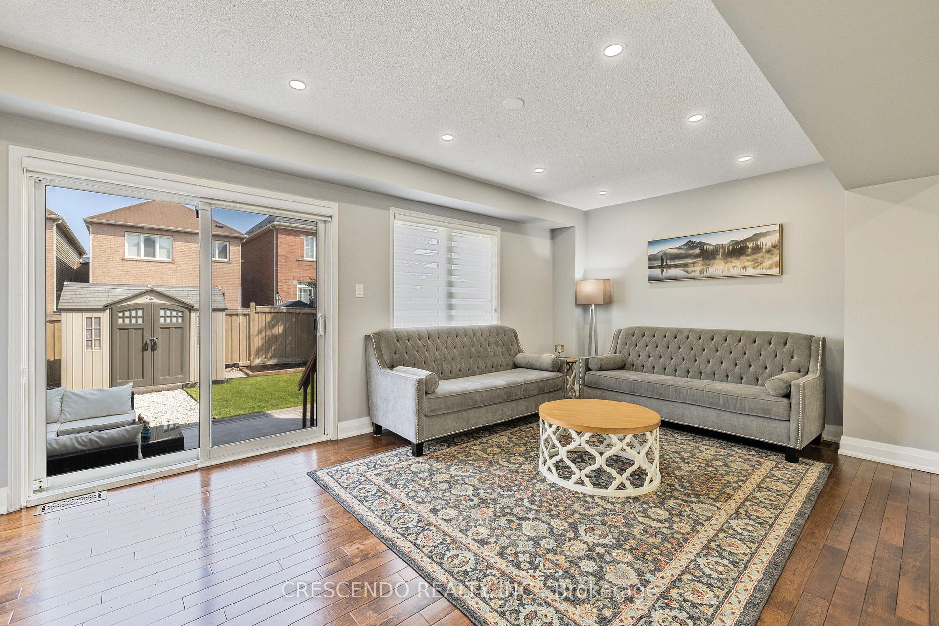 Photo 18 of 42 Napoleon Crescent, Brampton, Bram East — HOMEH