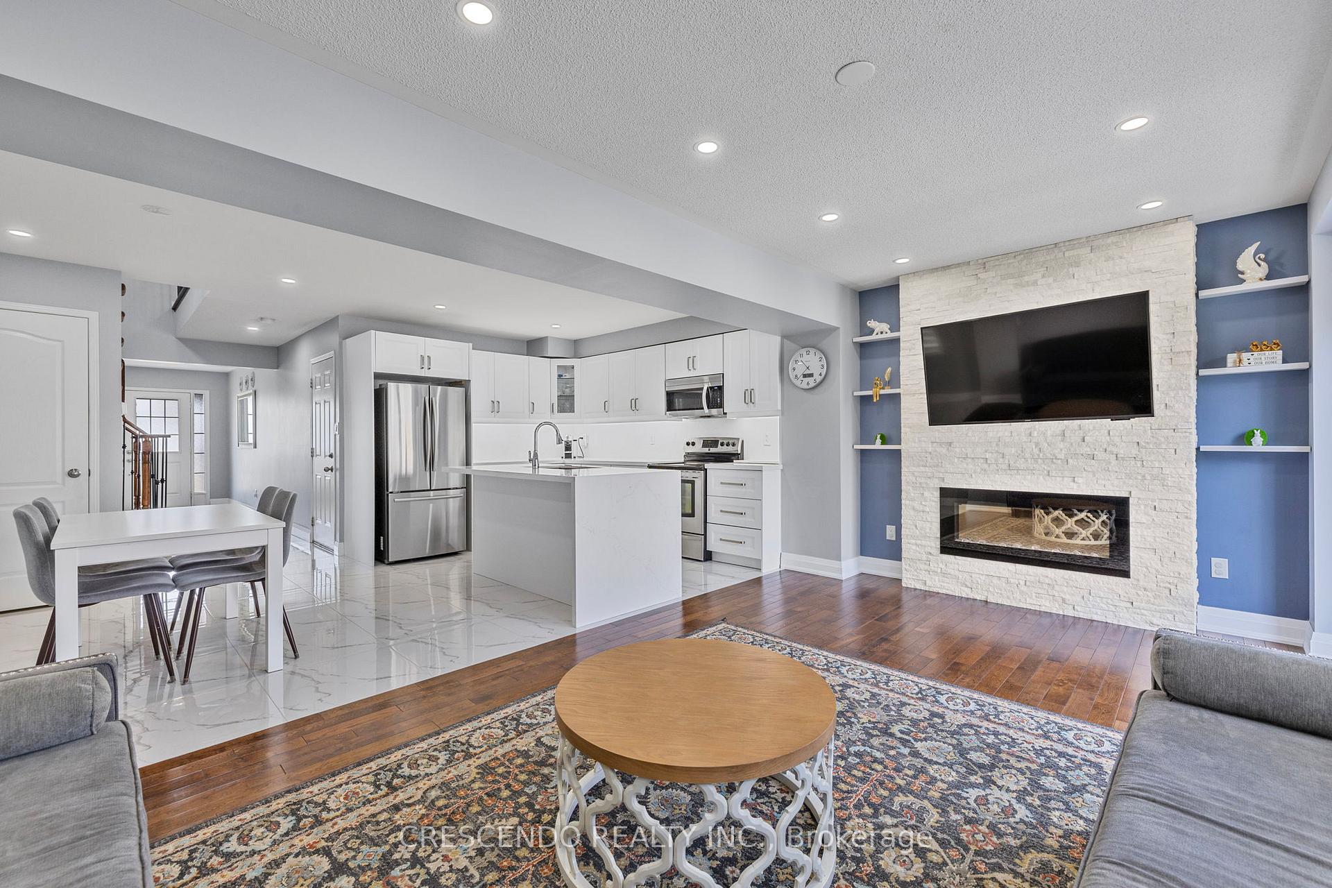 Photo 9 of 42 Napoleon Crescent, Brampton, Bram East — HOMEH
