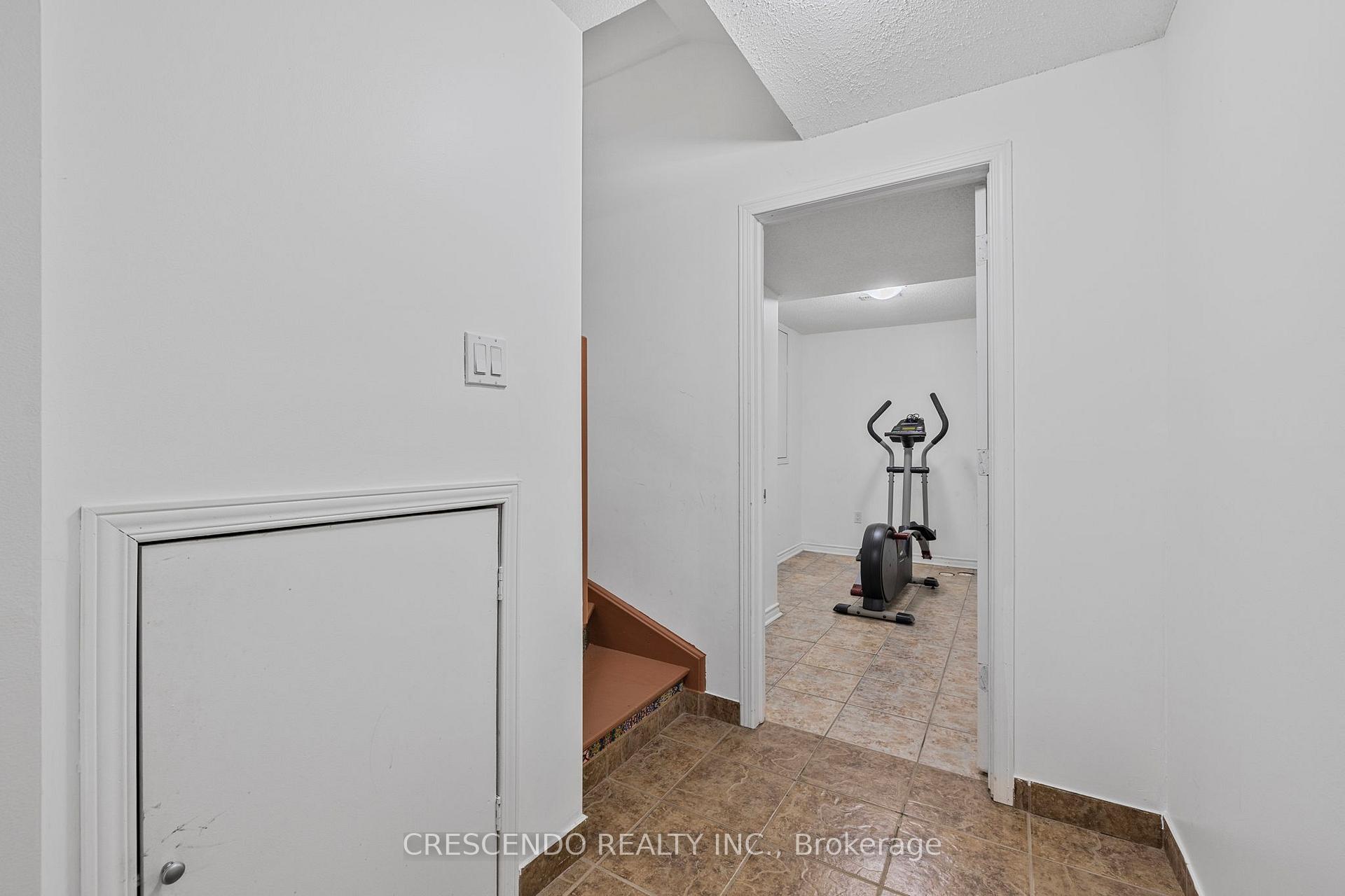 Photo 25 of 42 Napoleon Crescent, Brampton, Bram East — HOMEH