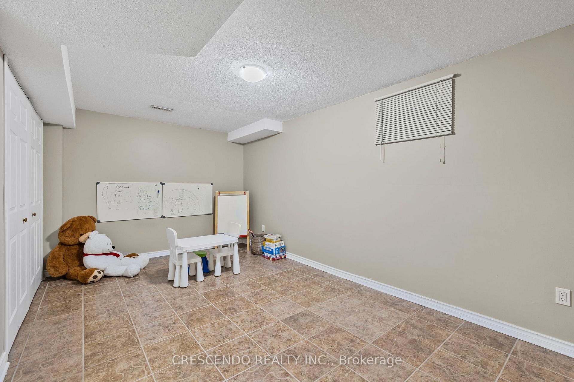 Photo 24 of 42 Napoleon Crescent, Brampton, Bram East — HOMEH
