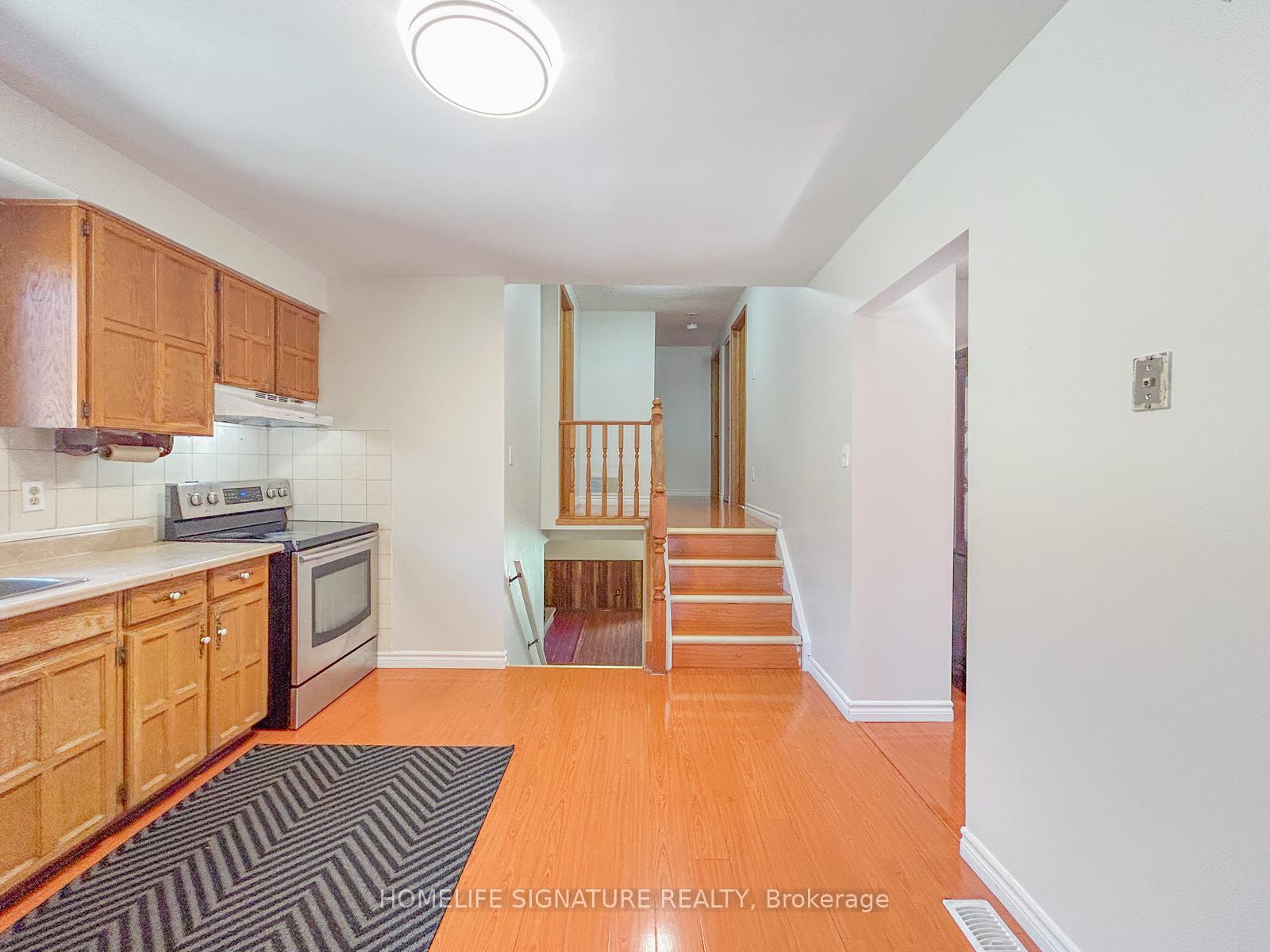 Photo 11 of 659 Upper Horning Road, Hamilton, Gurnett — HOMEH