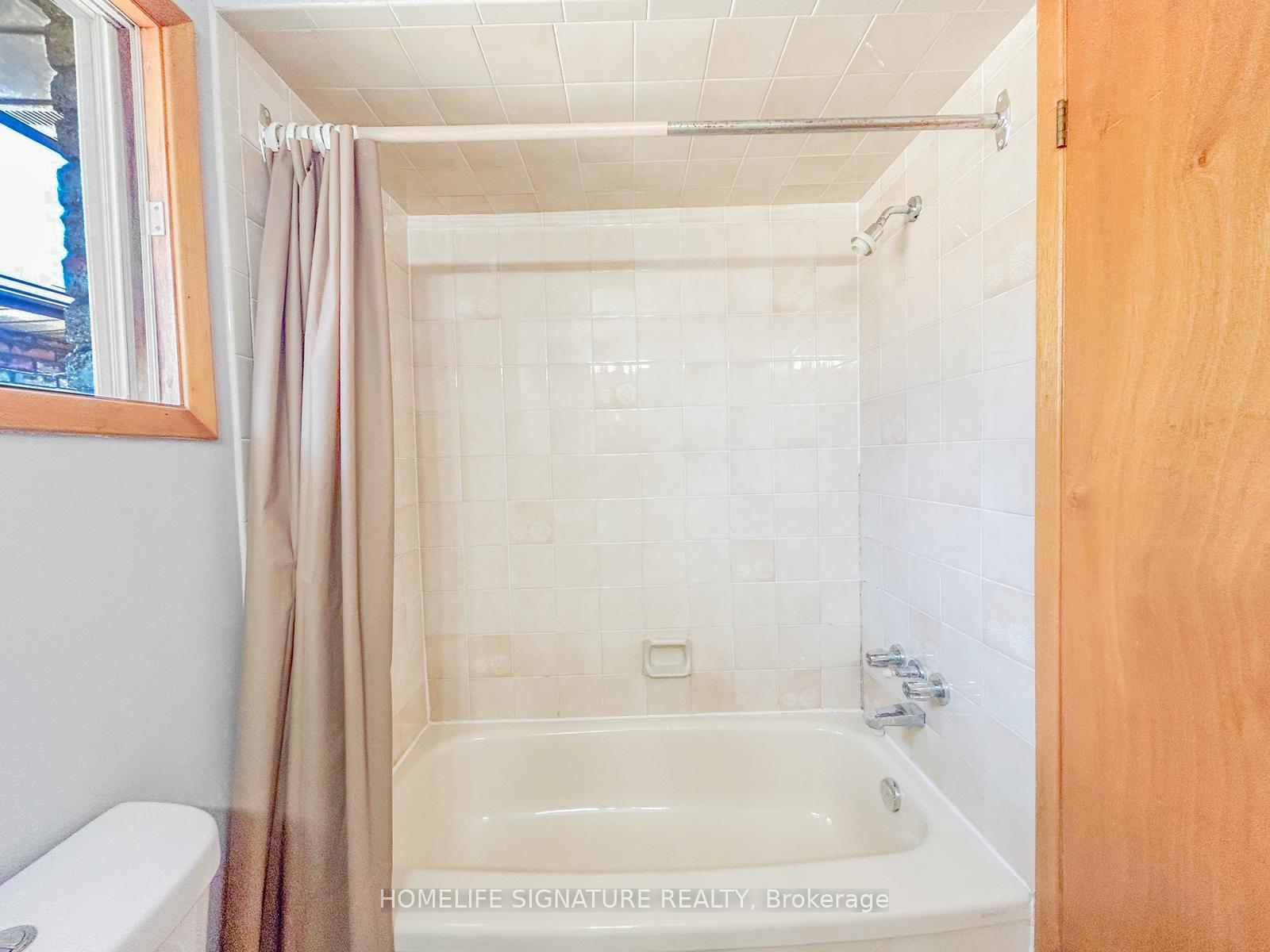 Photo 18 of 659 Upper Horning Road, Hamilton, Gurnett — HOMEH