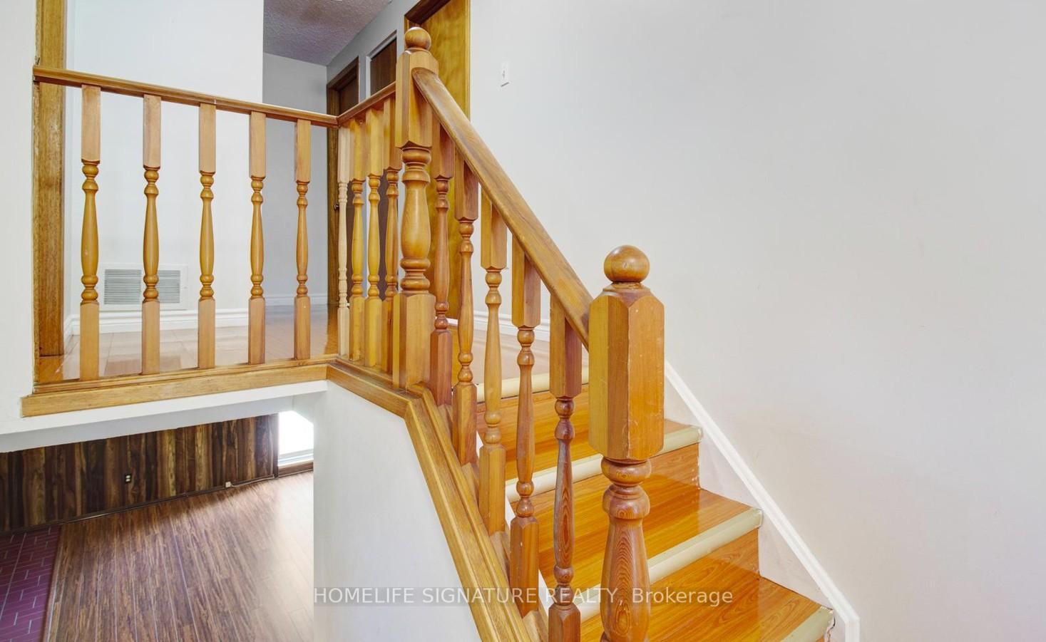 Photo 19 of 659 Upper Horning Road, Hamilton, Gurnett — HOMEH