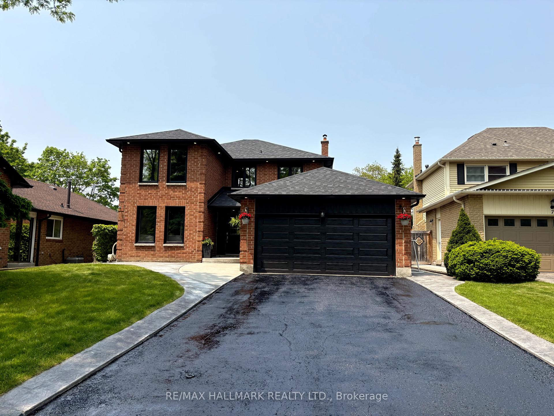 Photo 3 of 5 Bateman Court, Whitby, Lynde Creek — HOMEH