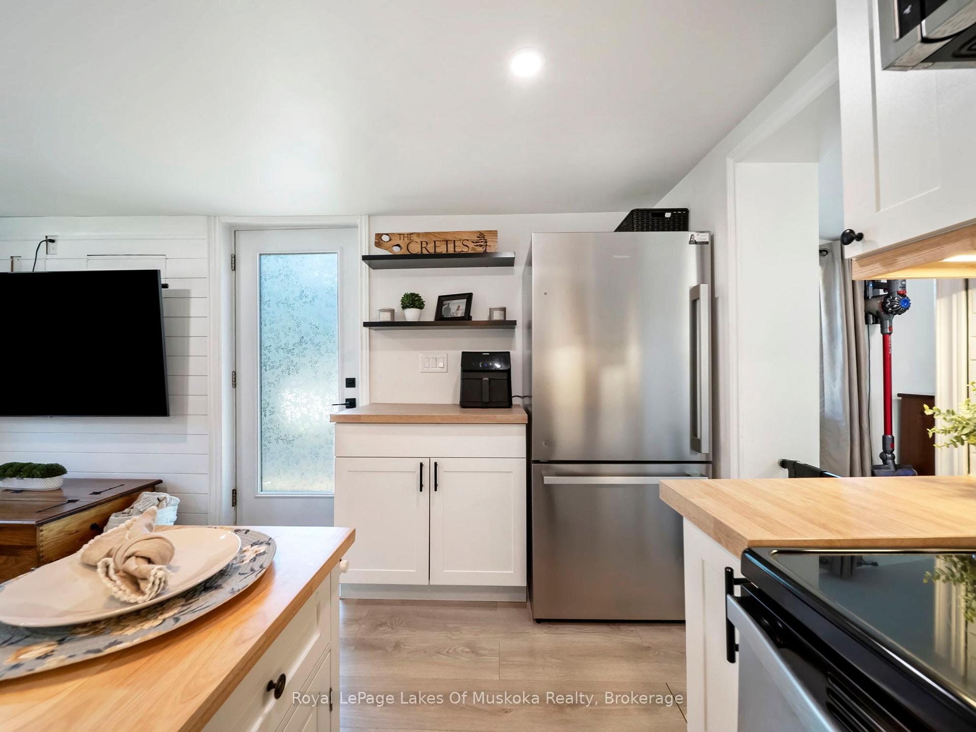 Photo 2 of 620 Second Avenue, Tay, Port McNicoll — HOMEH