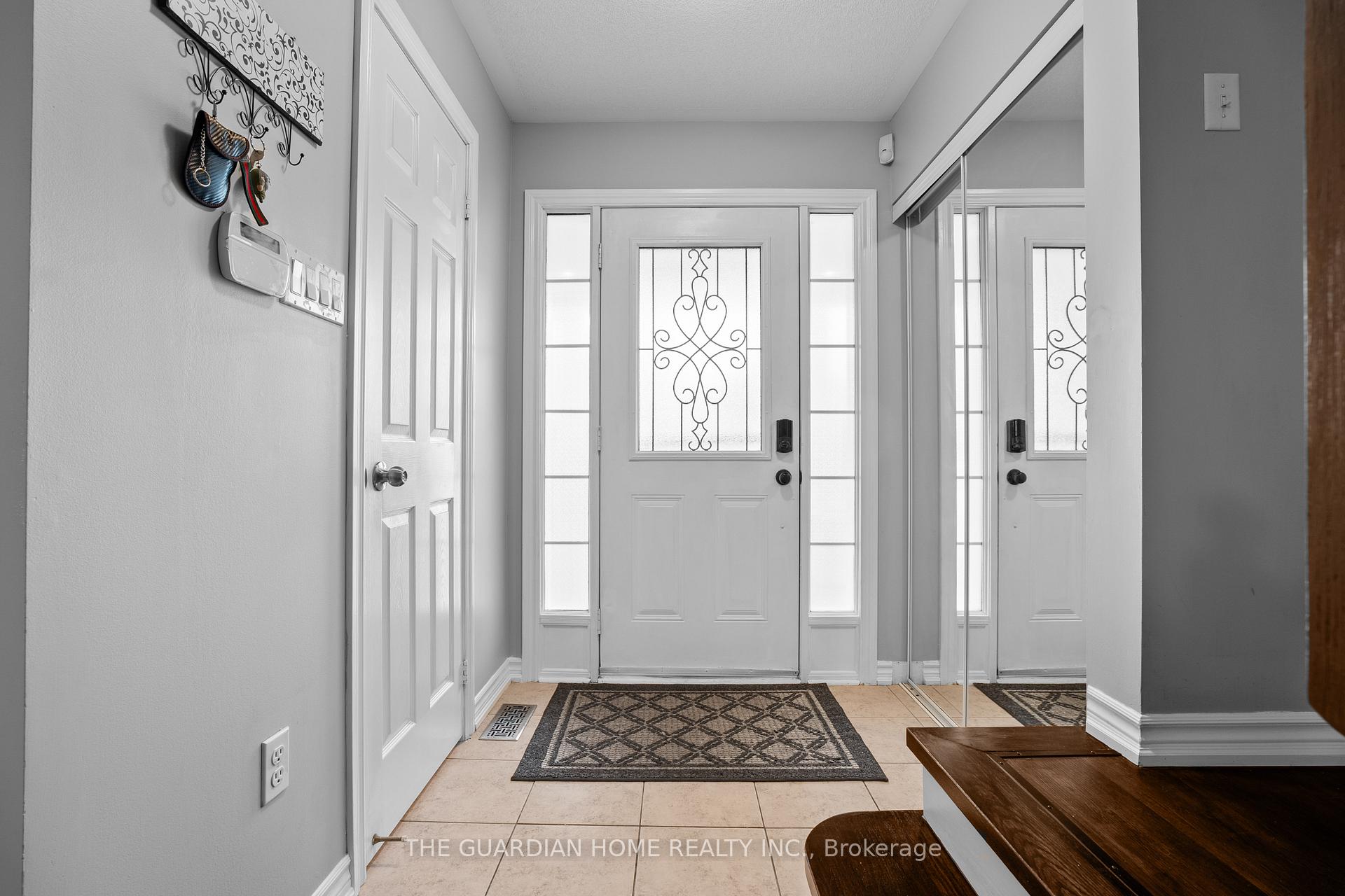 Photo 4 of 47 Forrester Drive, Clarington, Bowmanville — HOMEH