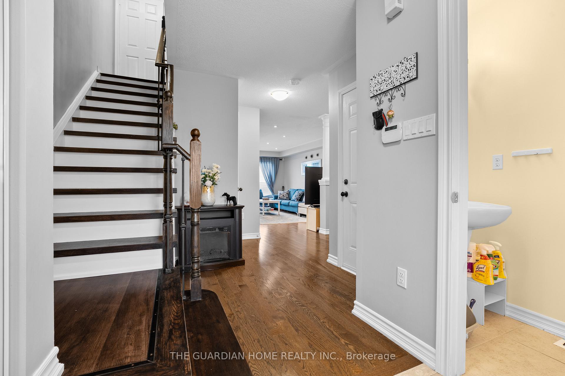 Photo 5 of 47 Forrester Drive, Clarington, Bowmanville — HOMEH
