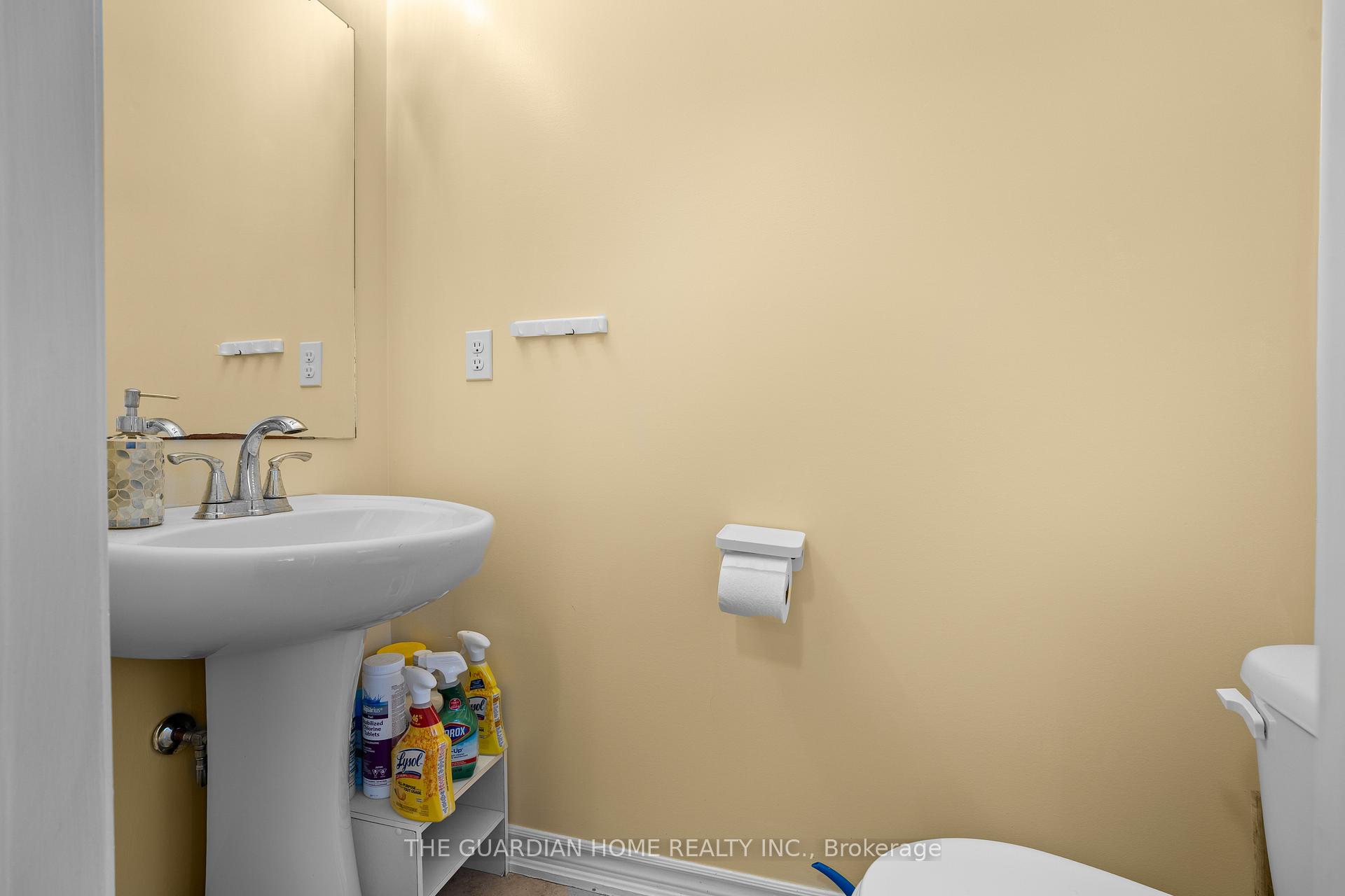 Photo 16 of 47 Forrester Drive, Clarington, Bowmanville — HOMEH
