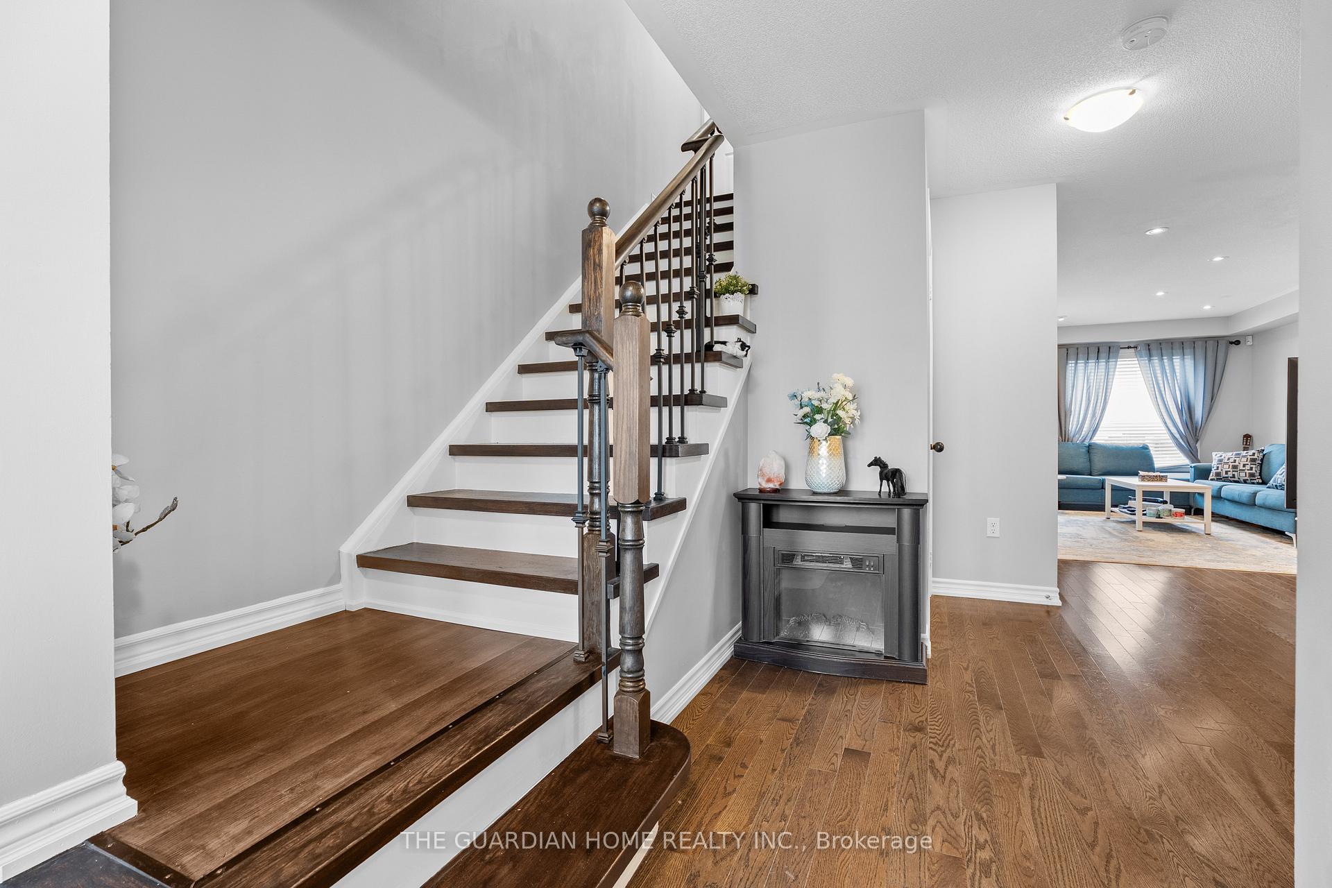 Photo 17 of 47 Forrester Drive, Clarington, Bowmanville — HOMEH