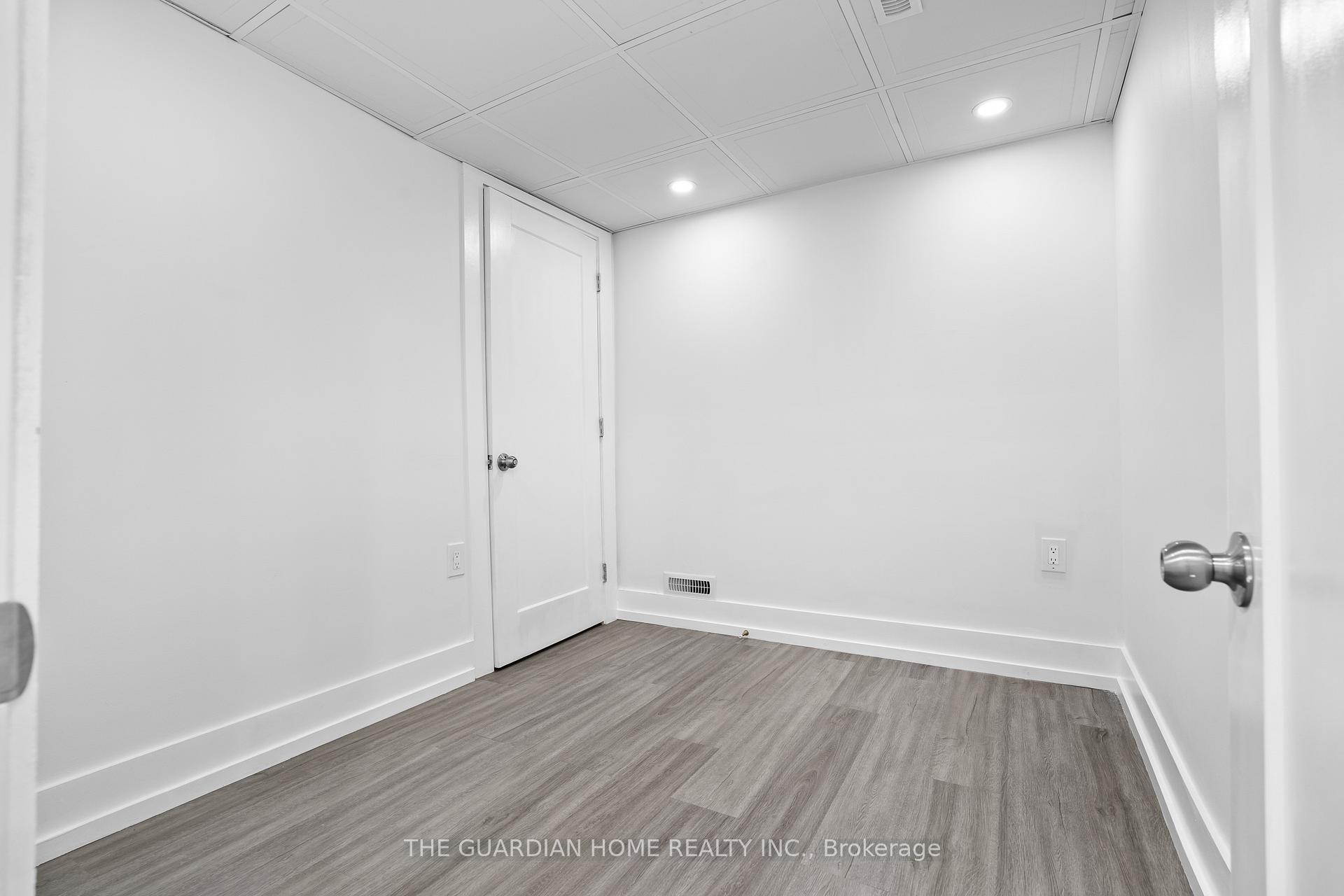 Photo 33 of 47 Forrester Drive, Clarington, Bowmanville — HOMEH