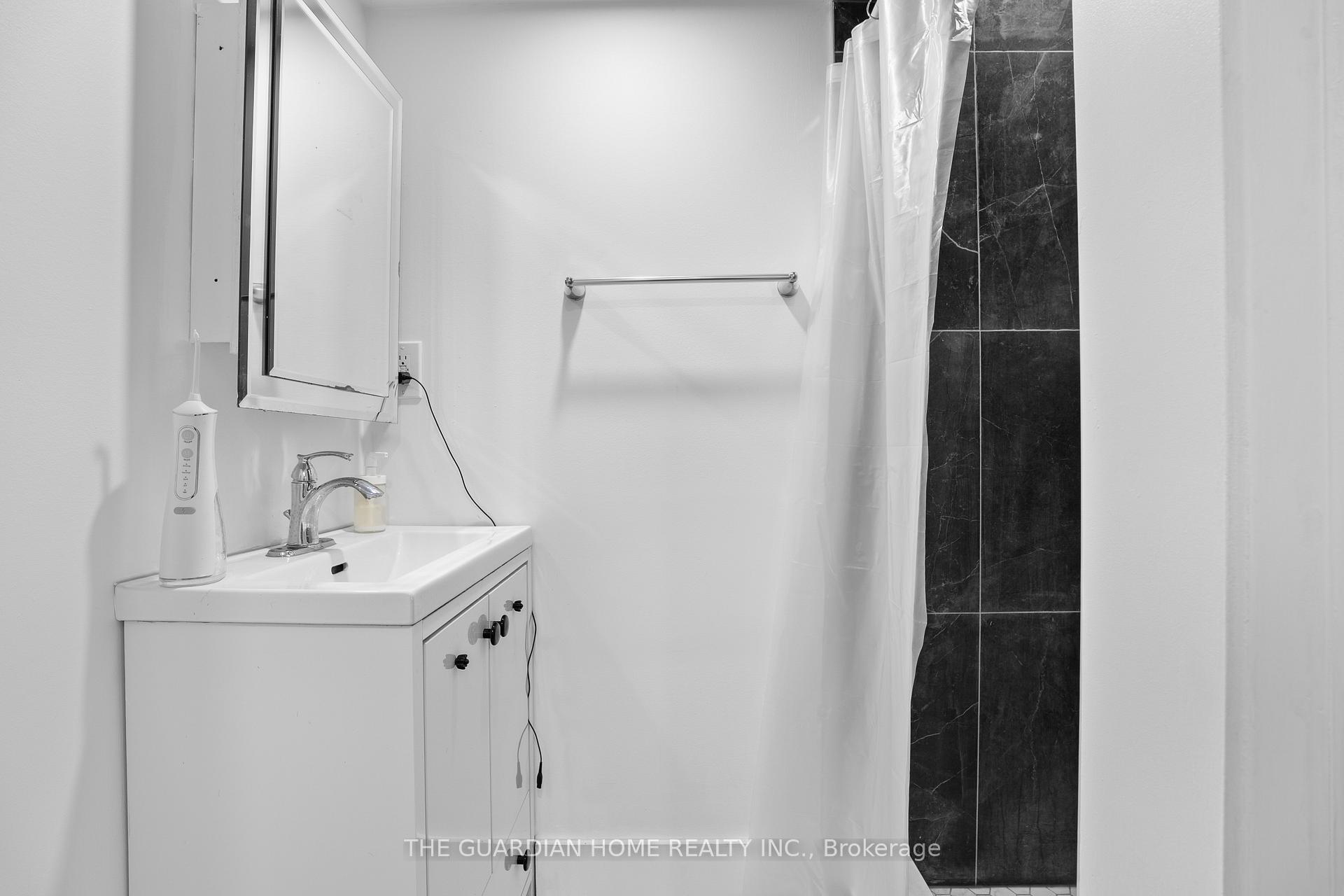Photo 37 of 47 Forrester Drive, Clarington, Bowmanville — HOMEH