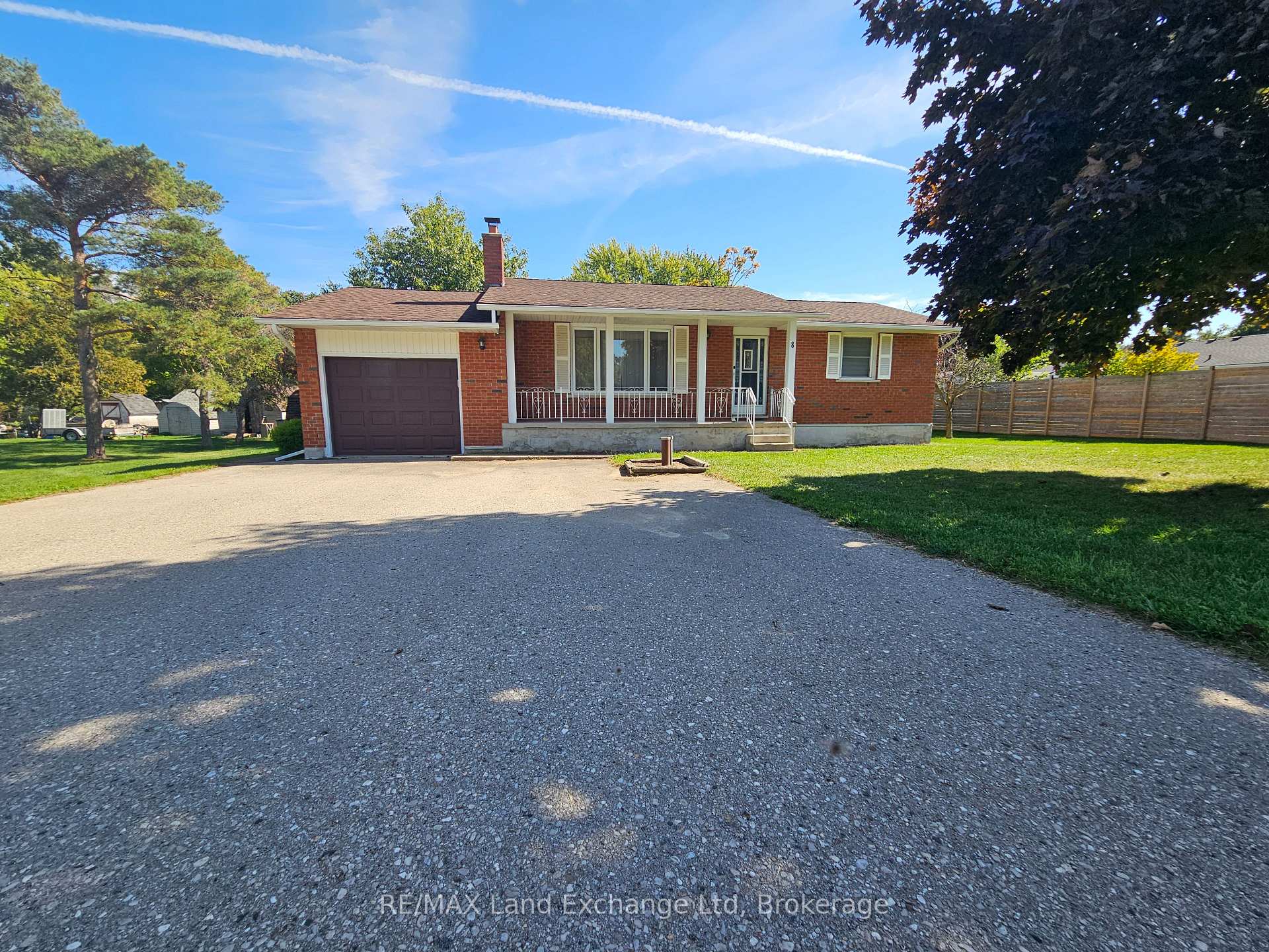 Photo 13 of 8 Stanley Street, Goderich, Goderich (Town) — HOMEH