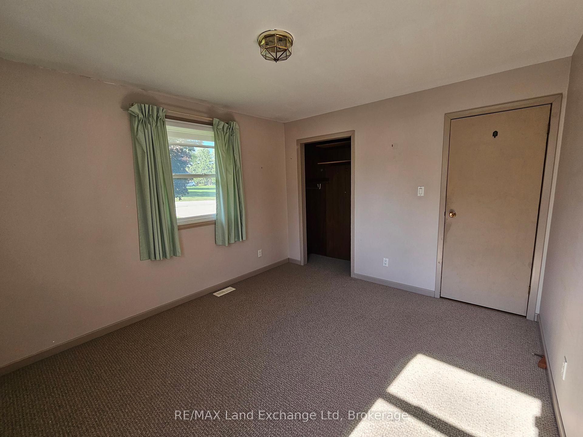 Photo 17 of 8 Stanley Street, Goderich, Goderich (Town) — HOMEH