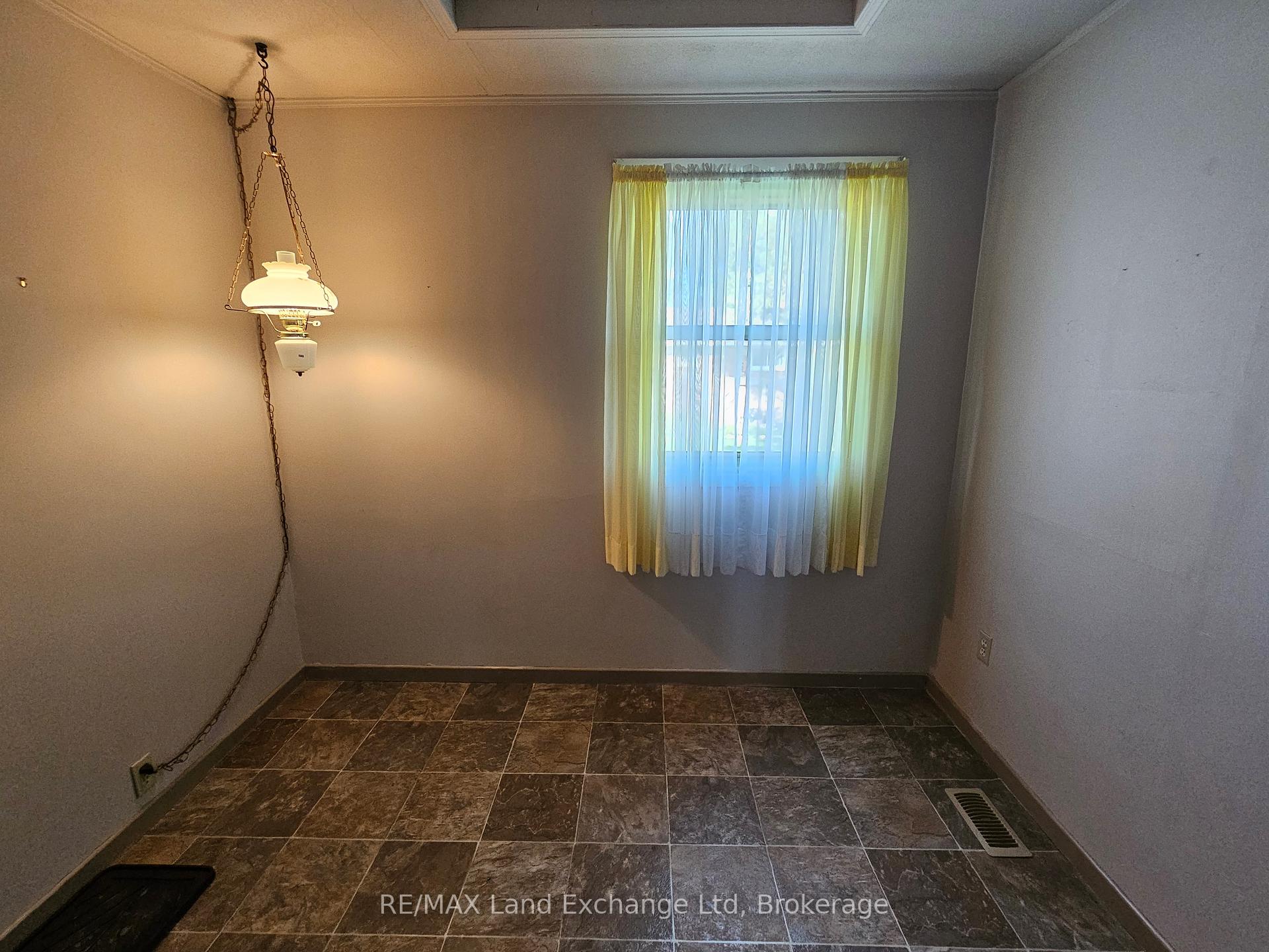 Photo 23 of 8 Stanley Street, Goderich, Goderich (Town) — HOMEH