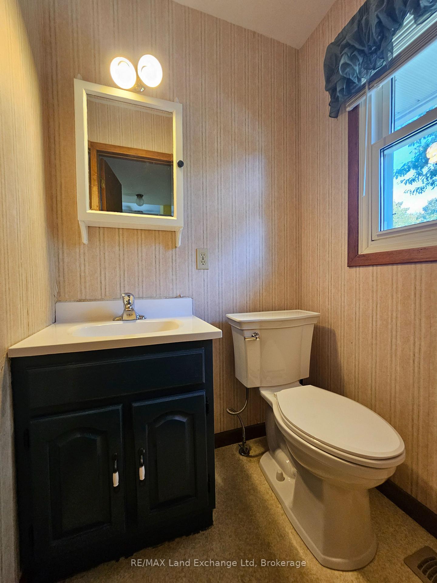 Photo 10 of 8 Stanley Street, Goderich, Goderich (Town) — HOMEH