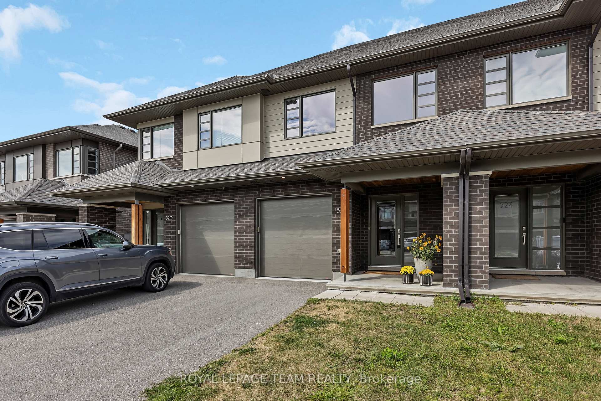 Photo 3 of 522 Borbridge Avenue, Ottawa, Riverside South/Gloucester Glen — HOMEH