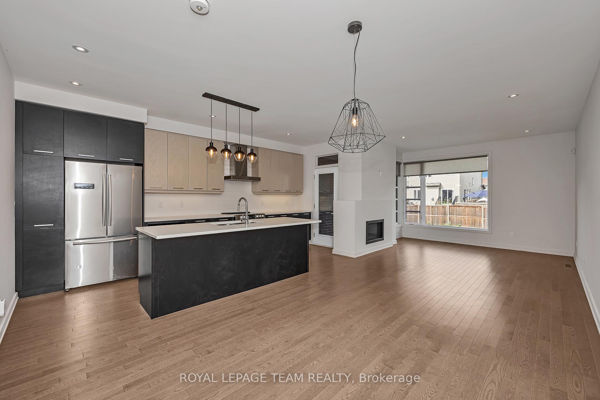 Photo 11 of 522 Borbridge Avenue, Ottawa, Riverside South/Gloucester Glen — HOMEH