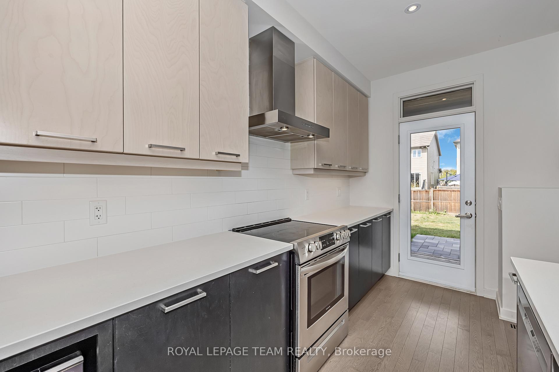 Photo 17 of 522 Borbridge Avenue, Ottawa, Riverside South/Gloucester Glen — HOMEH