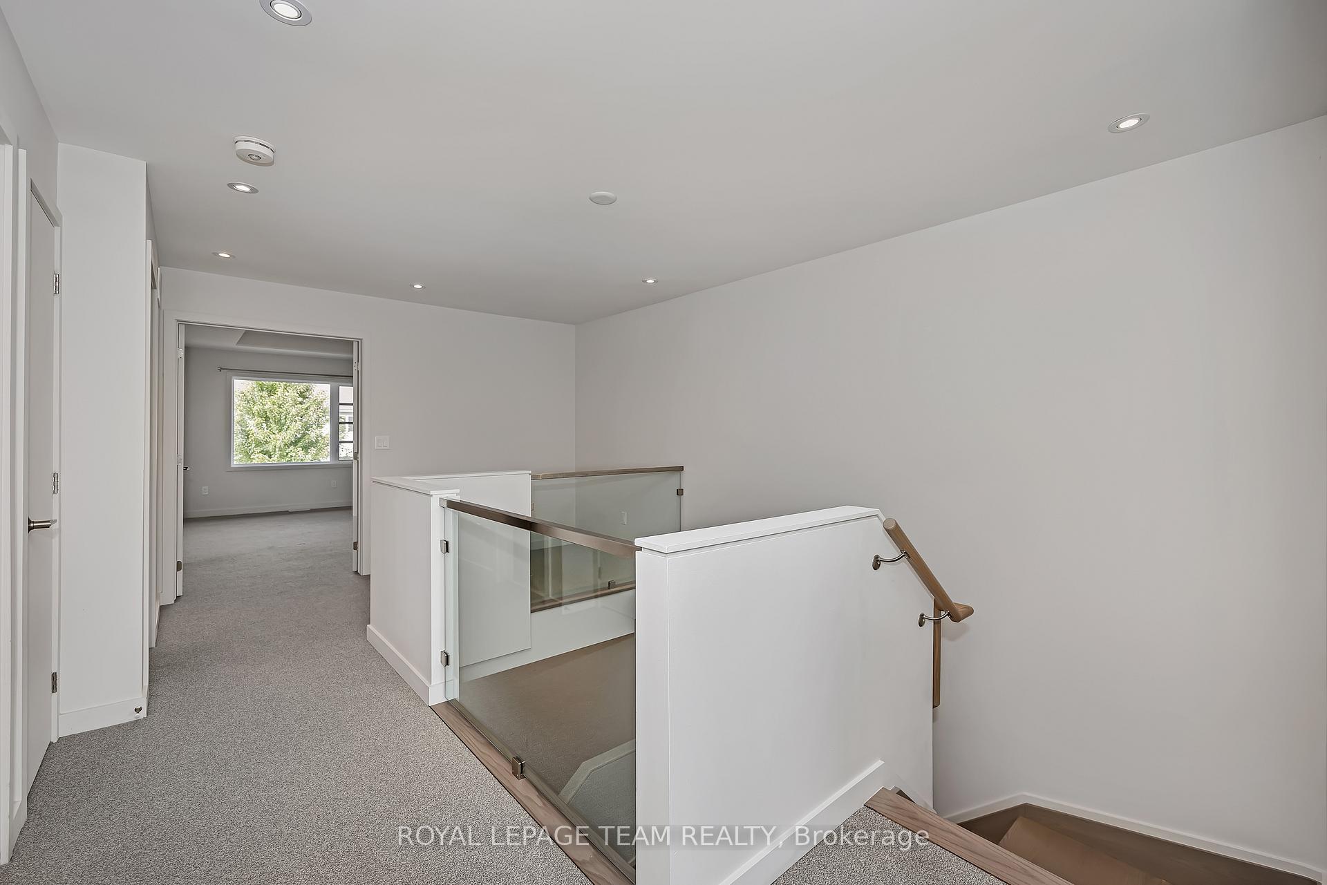 Photo 19 of 522 Borbridge Avenue, Ottawa, Riverside South/Gloucester Glen — HOMEH