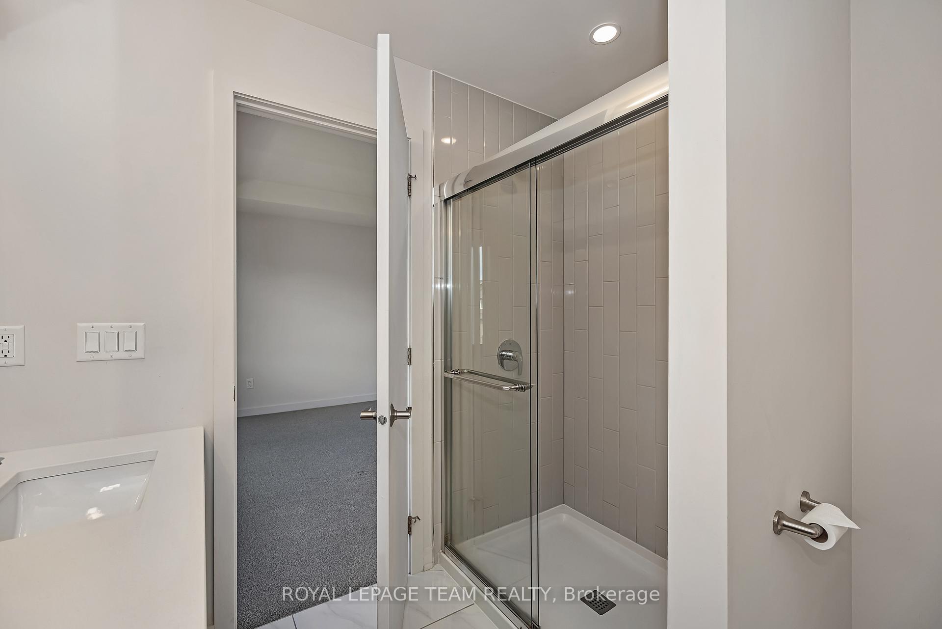 Photo 23 of 522 Borbridge Avenue, Ottawa, Riverside South/Gloucester Glen — HOMEH