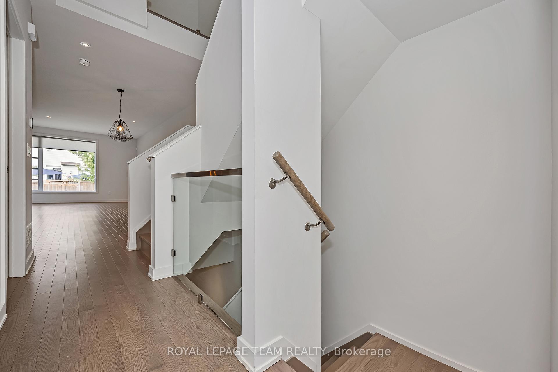 Photo 37 of 522 Borbridge Avenue, Ottawa, Riverside South/Gloucester Glen — HOMEH