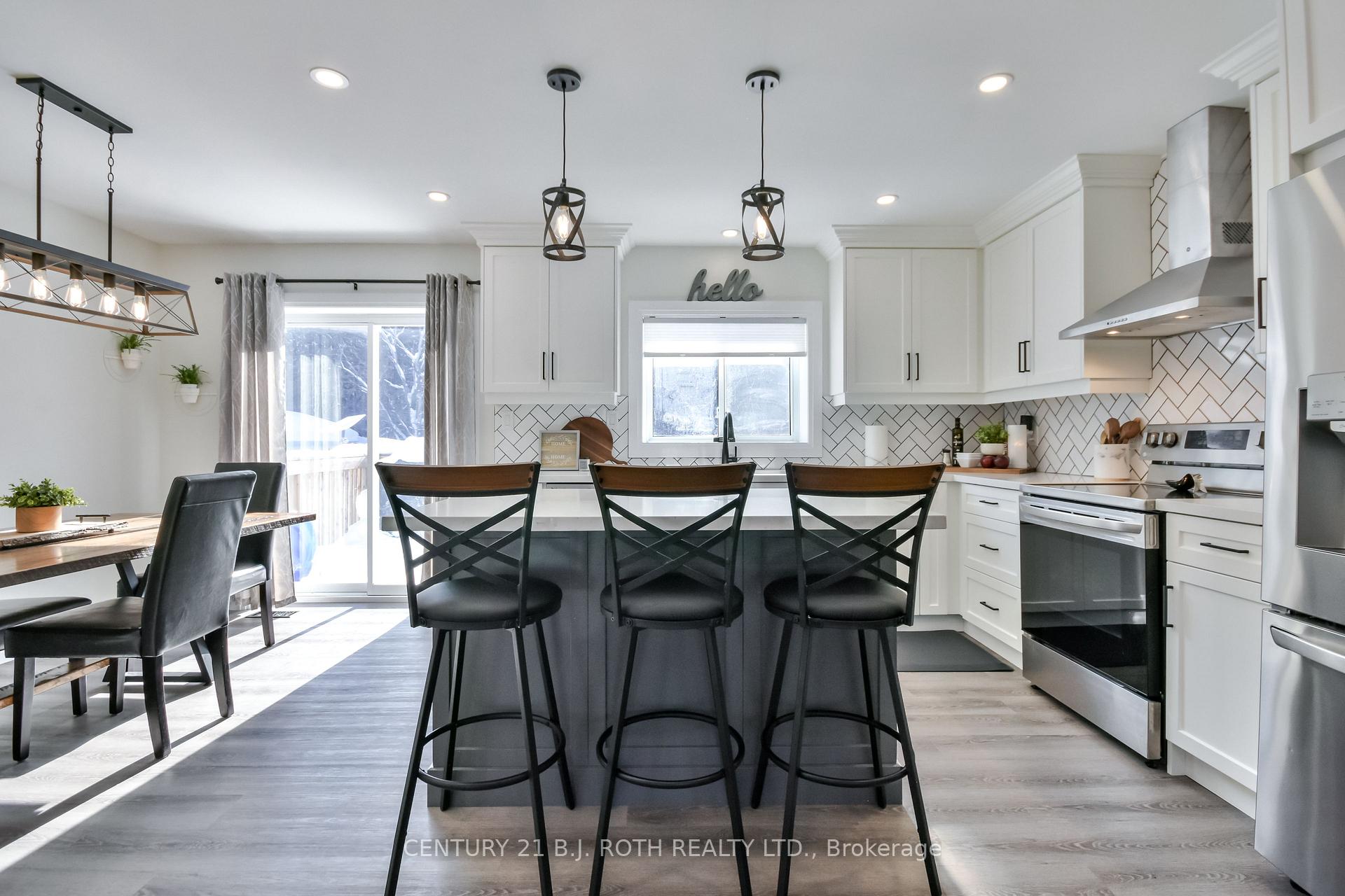 Photo 4 of 6083 Vasey Road, Springwater, Elmvale — HOMEH