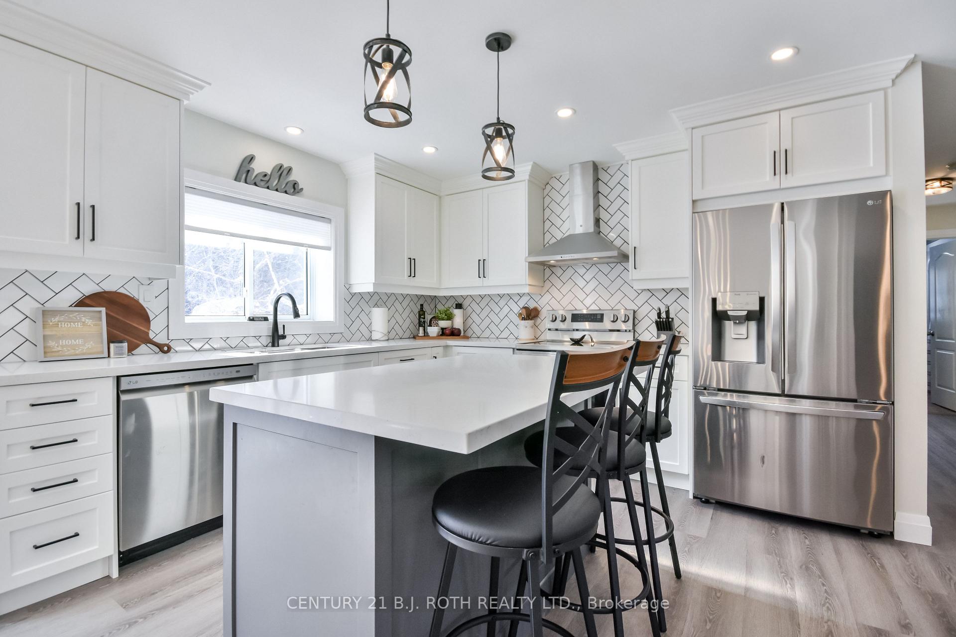 Photo 5 of 6083 Vasey Road, Springwater, Elmvale — HOMEH
