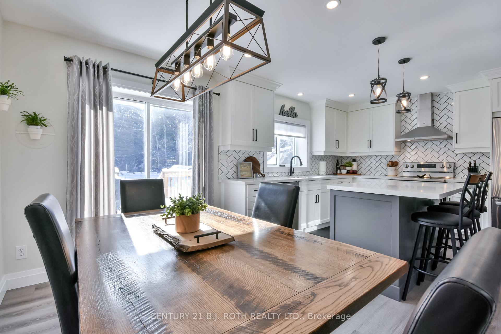 Photo 10 of 6083 Vasey Road, Springwater, Elmvale — HOMEH
