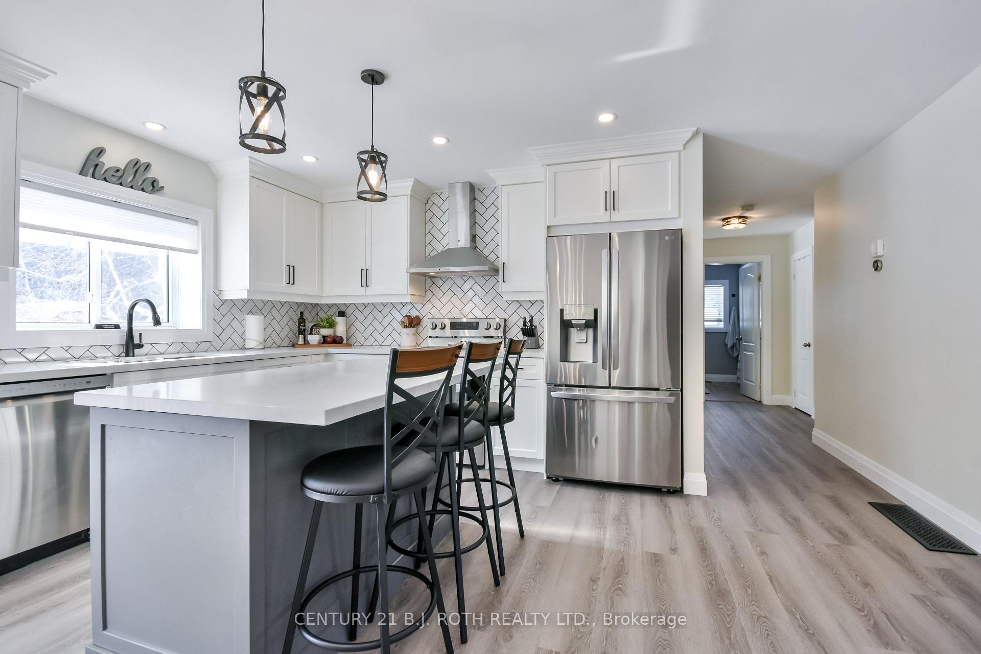 Photo 11 of 6083 Vasey Road, Springwater, Elmvale — HOMEH