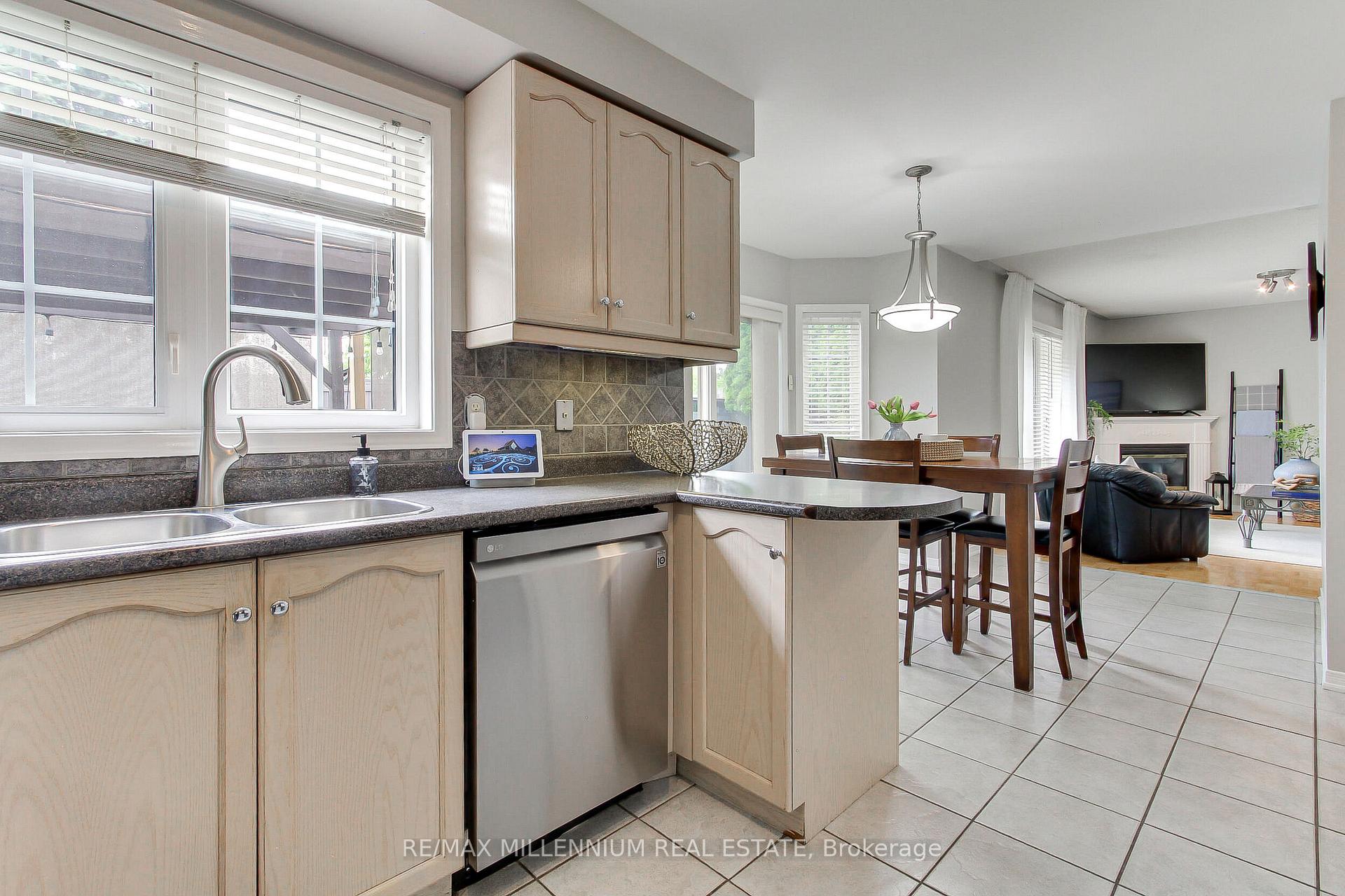 Photo 16 of 60 Mainard Crescent, Brampton, Sandringham-Wellington — HOMEH