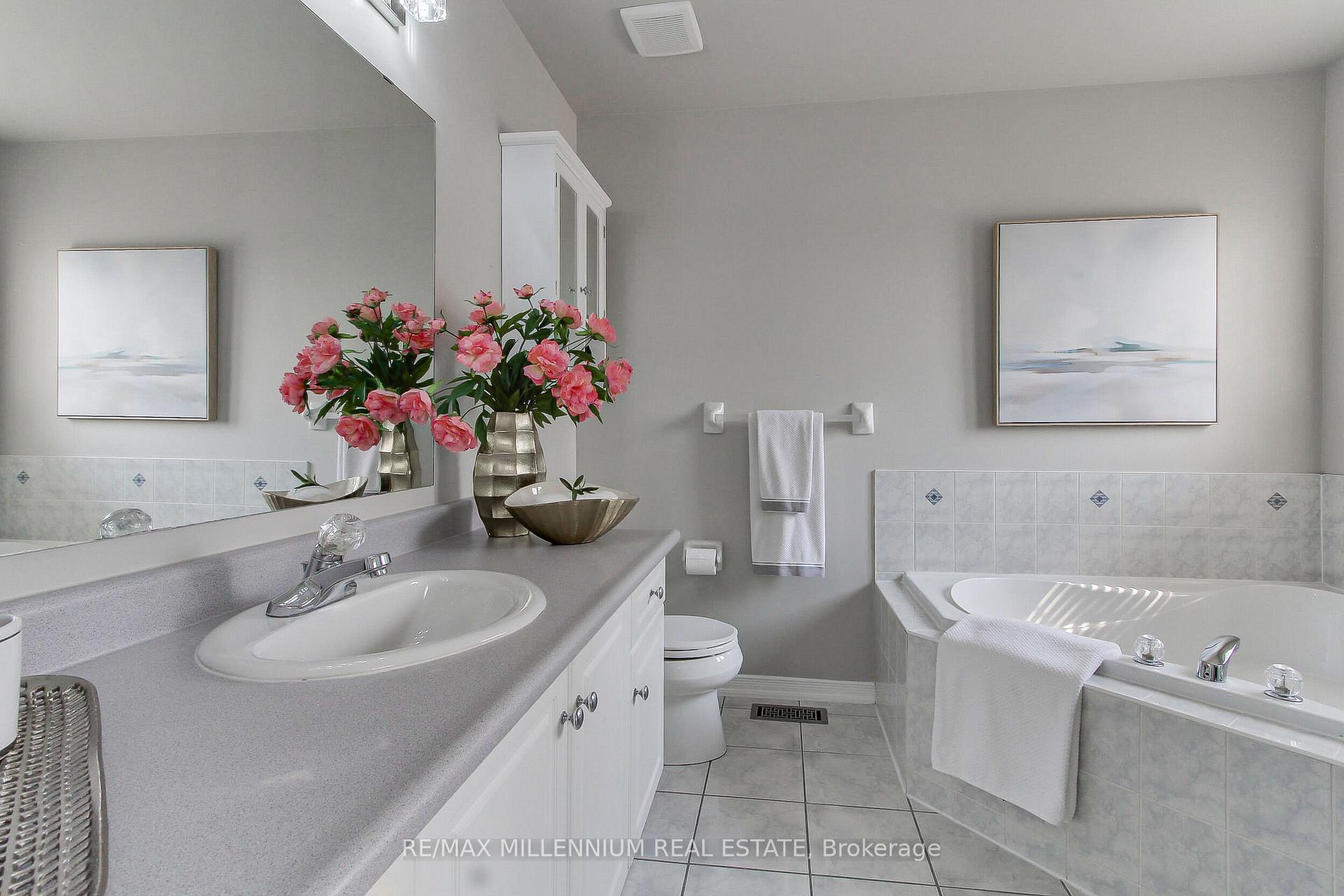 Photo 32 of 60 Mainard Crescent, Brampton, Sandringham-Wellington — HOMEH