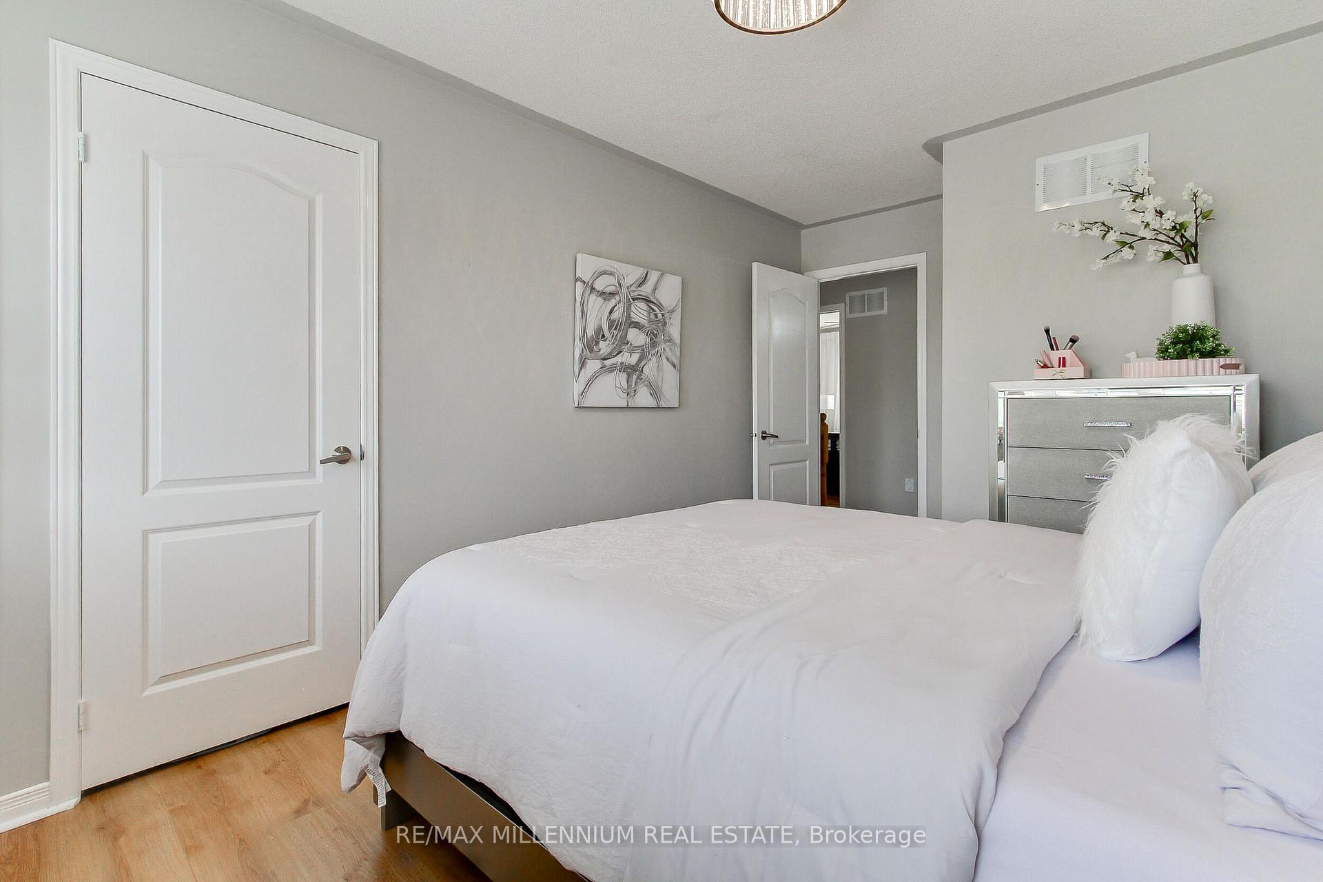 Photo 29 of 60 Mainard Crescent, Brampton, Sandringham-Wellington — HOMEH