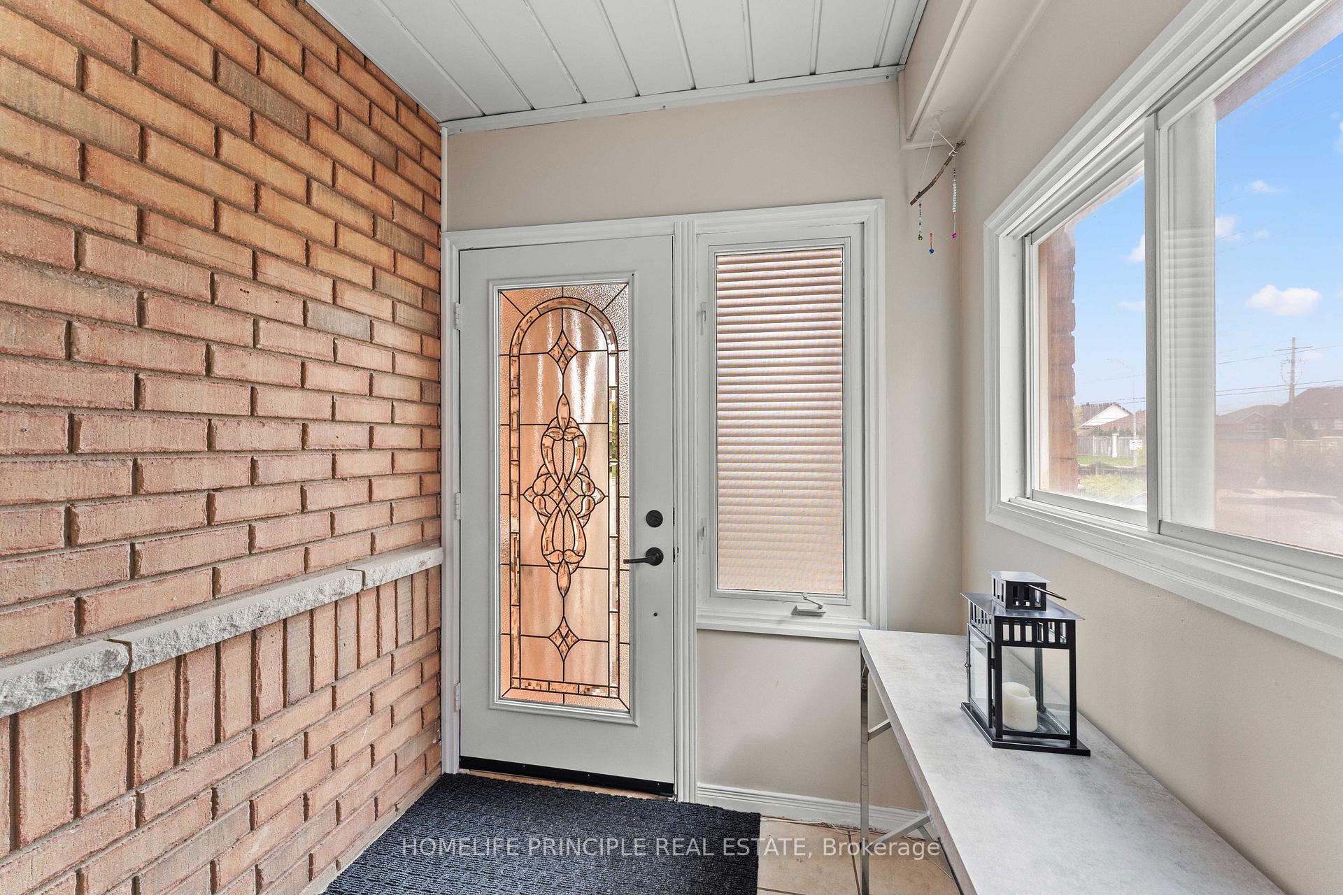 Photo 2 of 124 Grapevine Road, Caledon, Bolton West — HOMEH