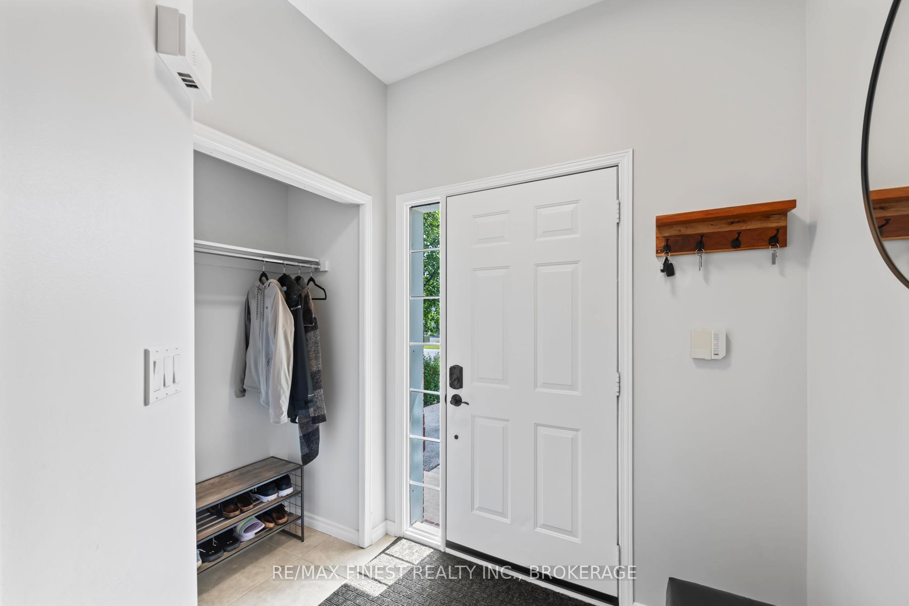 Photo 5 of 1408 Thornwood Crescent, Kingston, City Northwest — HOMEH