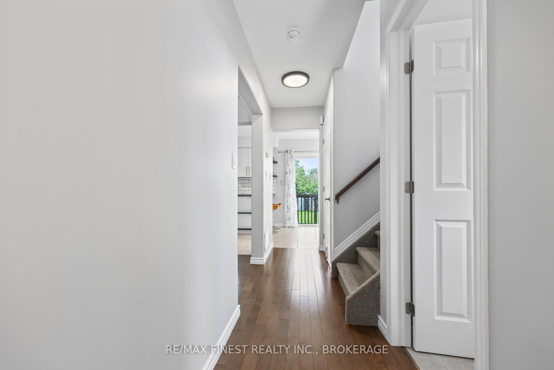 Photo 6 of 1408 Thornwood Crescent, Kingston, City Northwest — HOMEH