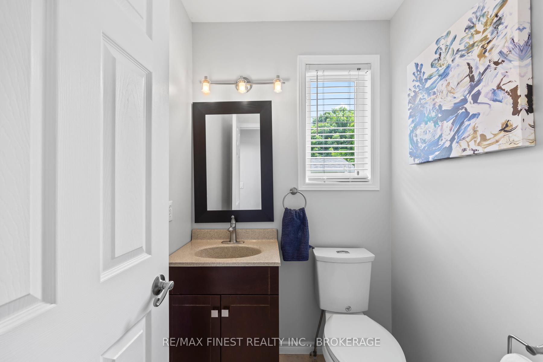 Photo 3 of 1408 Thornwood Crescent, Kingston, City Northwest — HOMEH